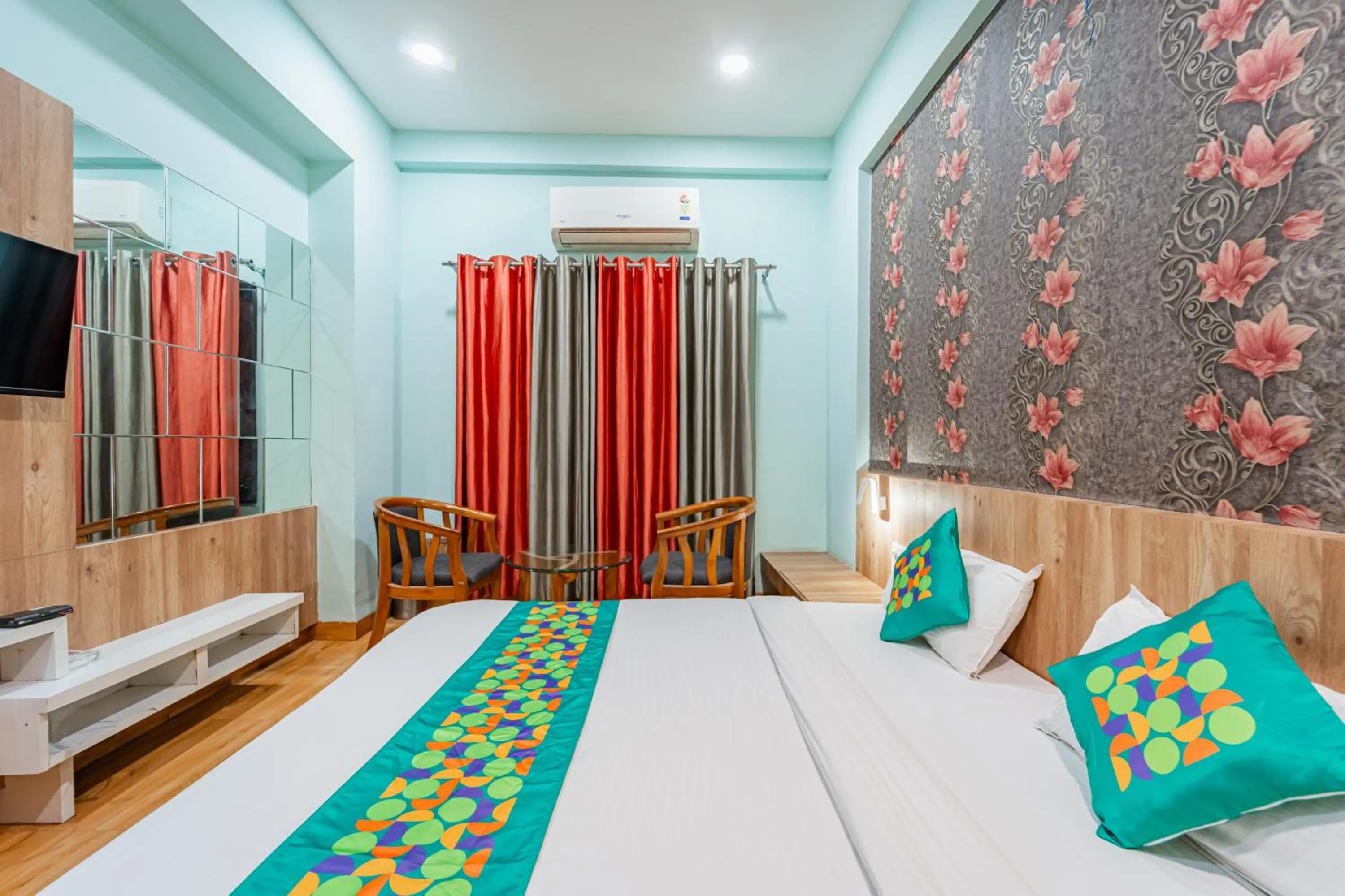 Bedroom, Bed in Treebo Musk