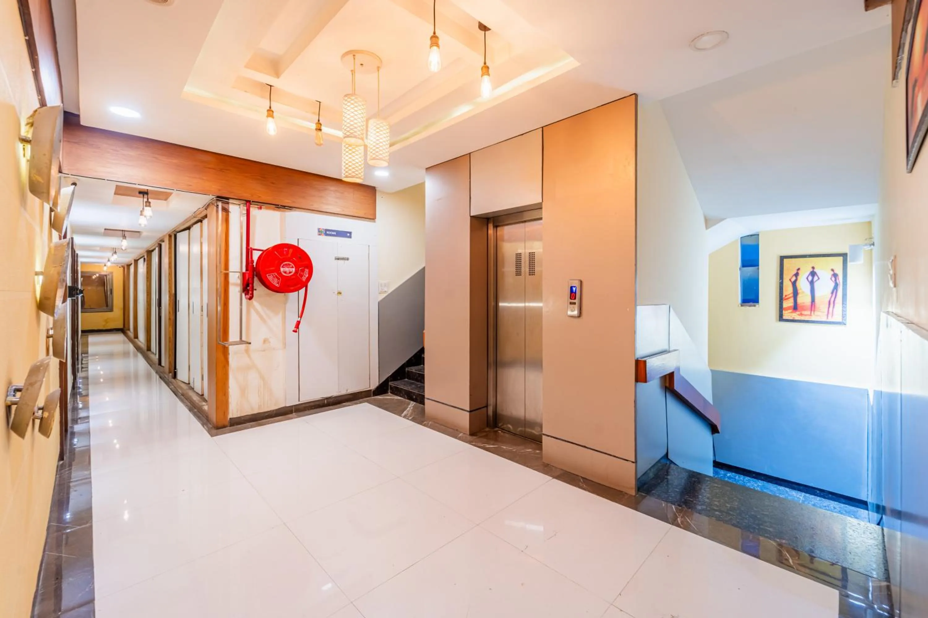 elevator in Treebo Musk