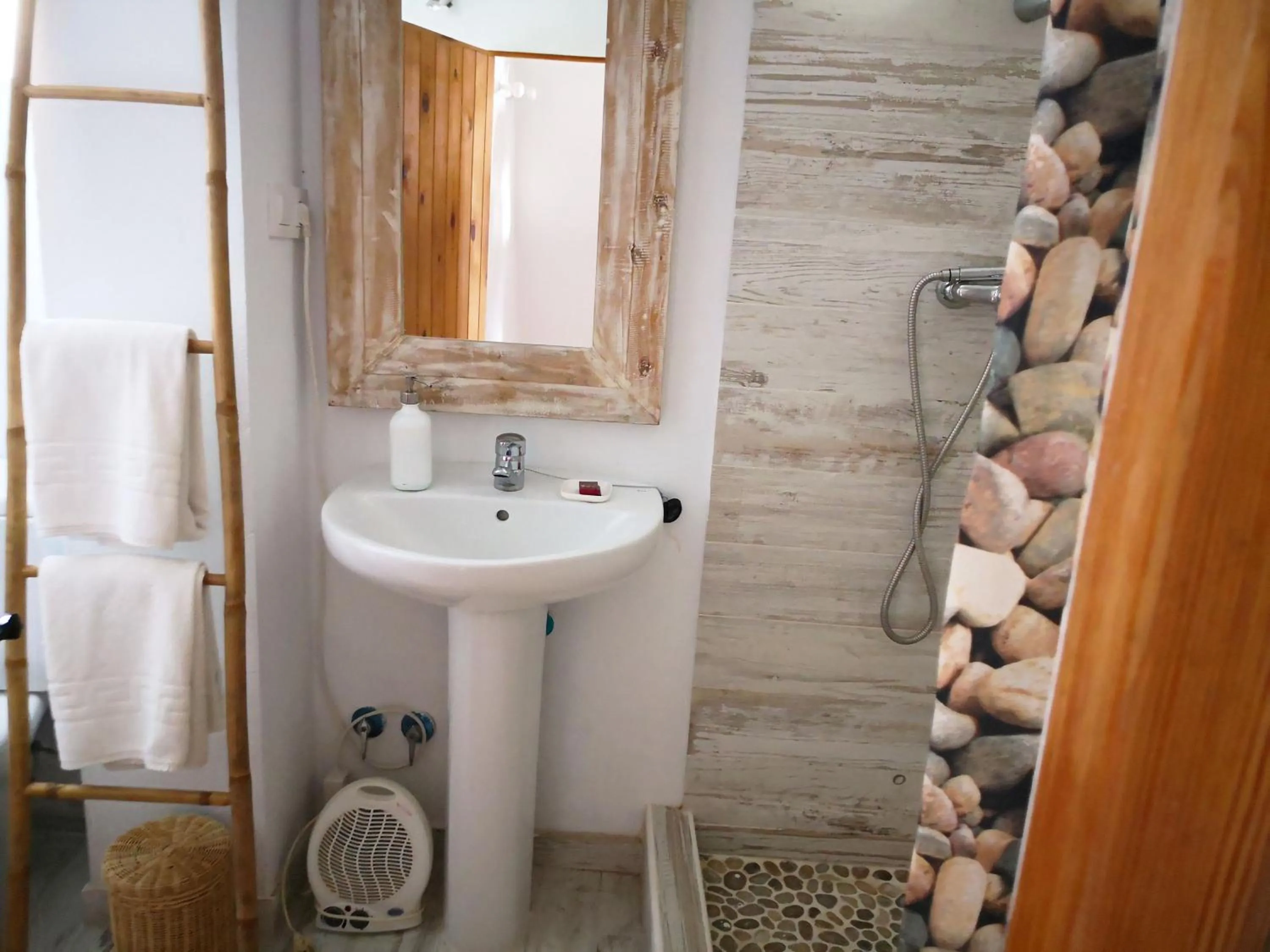 Bathroom in Bungalows Los Castillejos