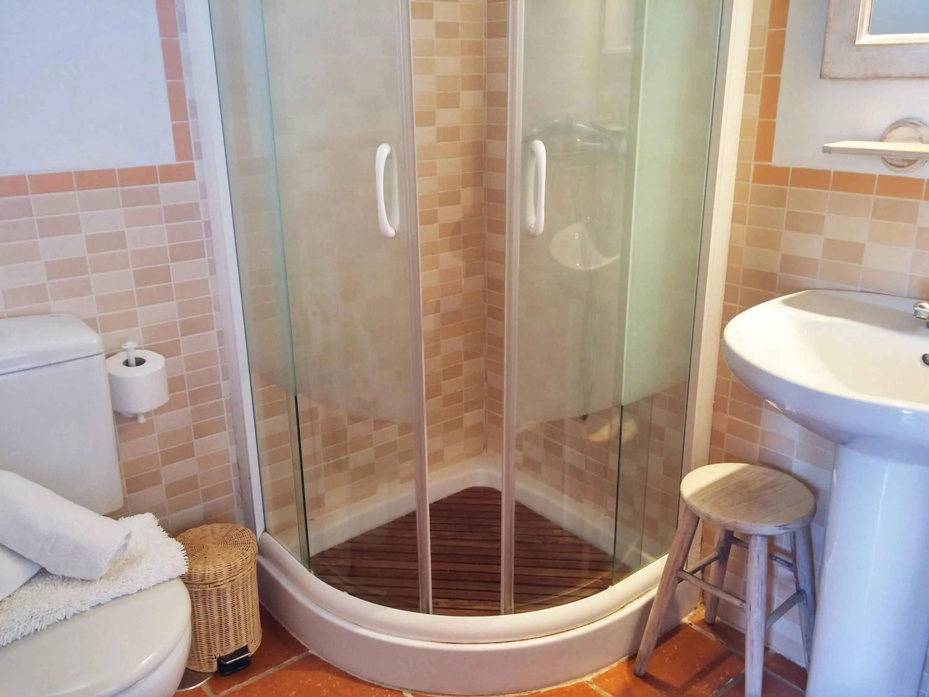 Shower in Bungalows Los Castillejos