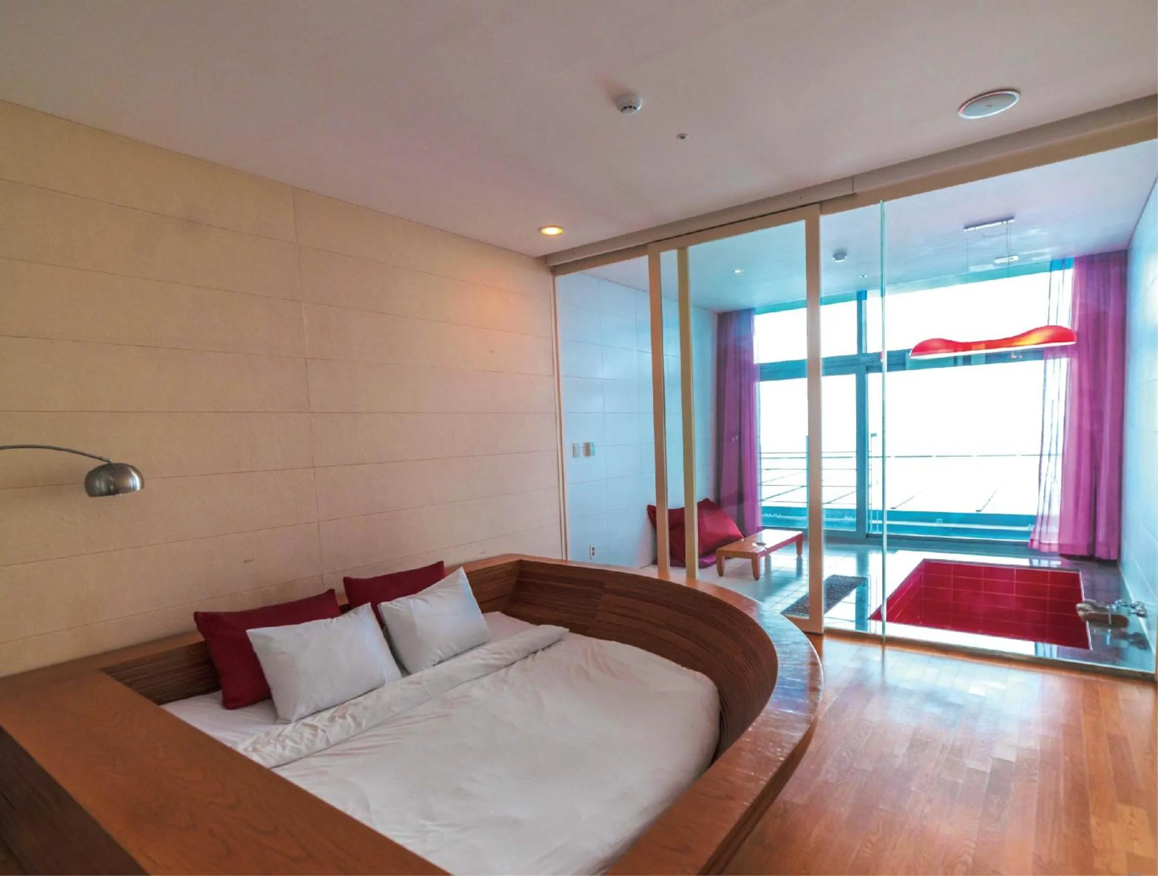 Bed in Haslla Art World Museum Hotel