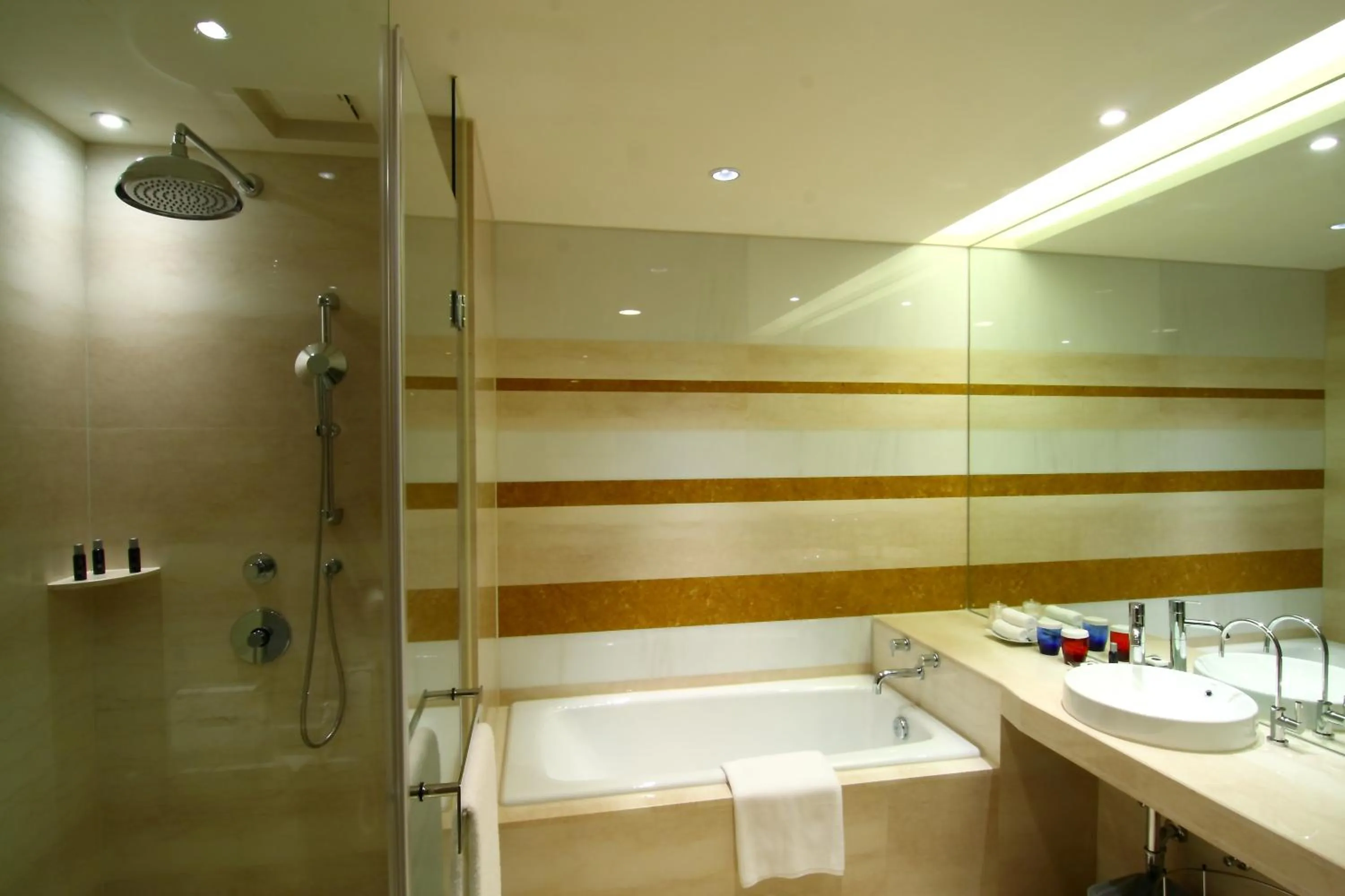 Shower in Hung's Mansion