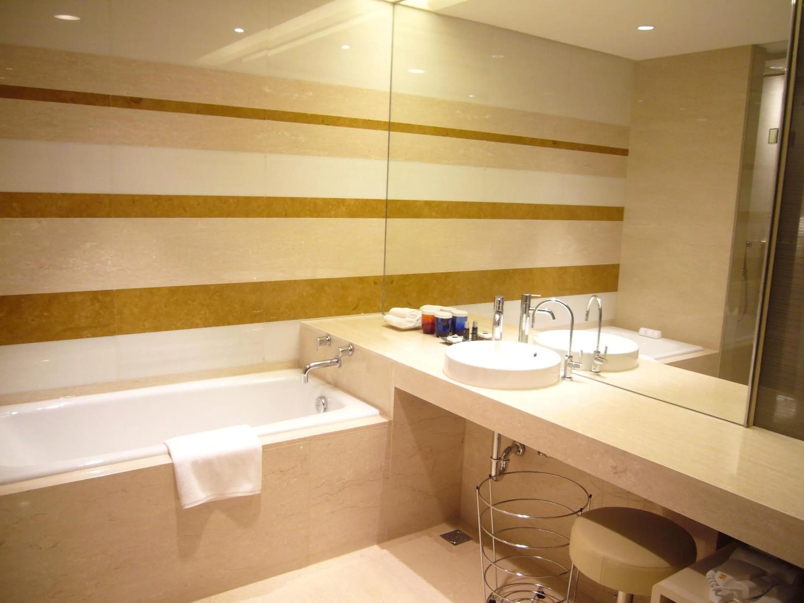 Shower in Hung's Mansion