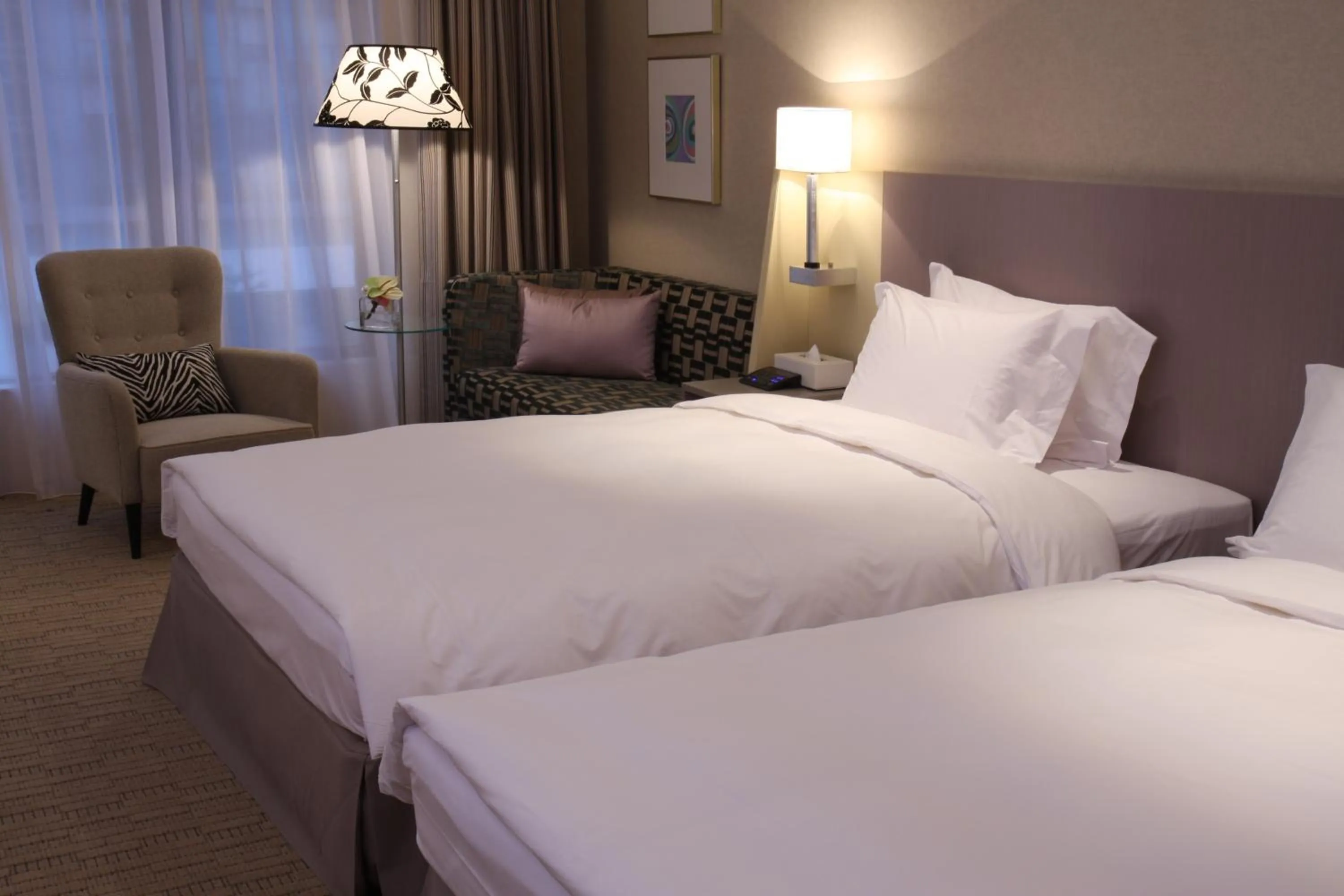 Photo of the whole room, Bed in Hung's Mansion