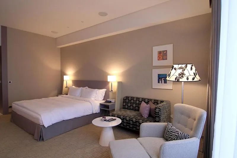 Bed in Hung's Mansion