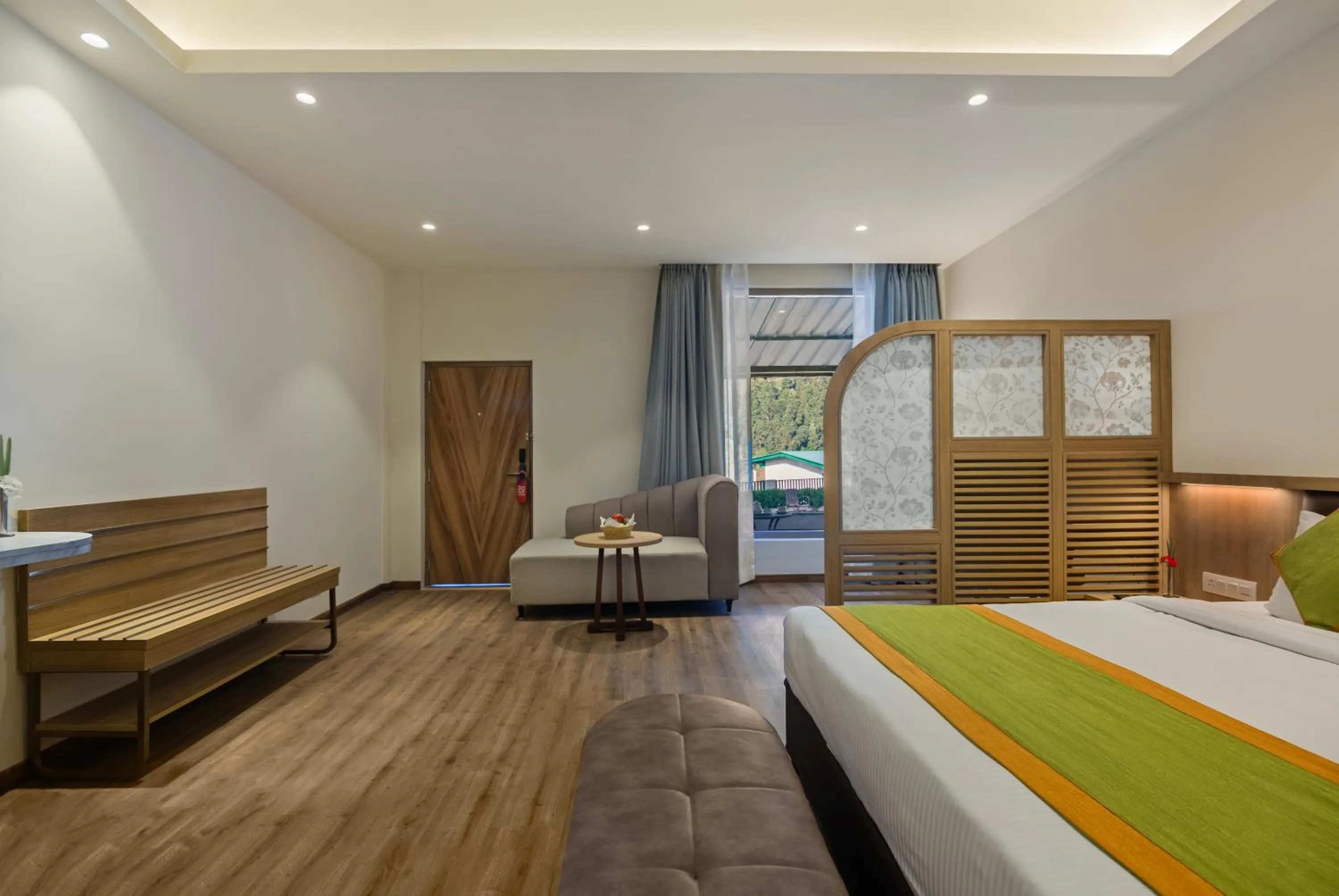 Photo of the whole room, Bed in Sterling Nainital