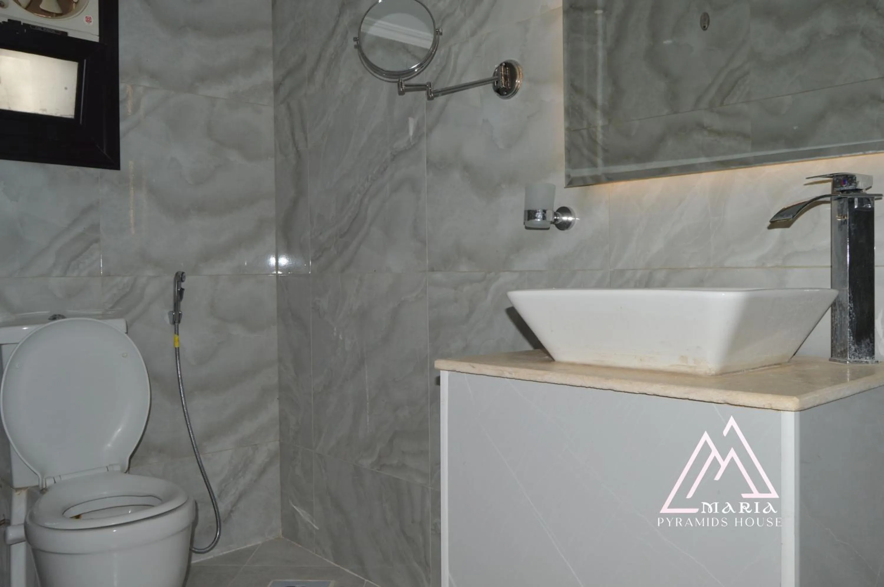 Toilet in Maria Pyramids House