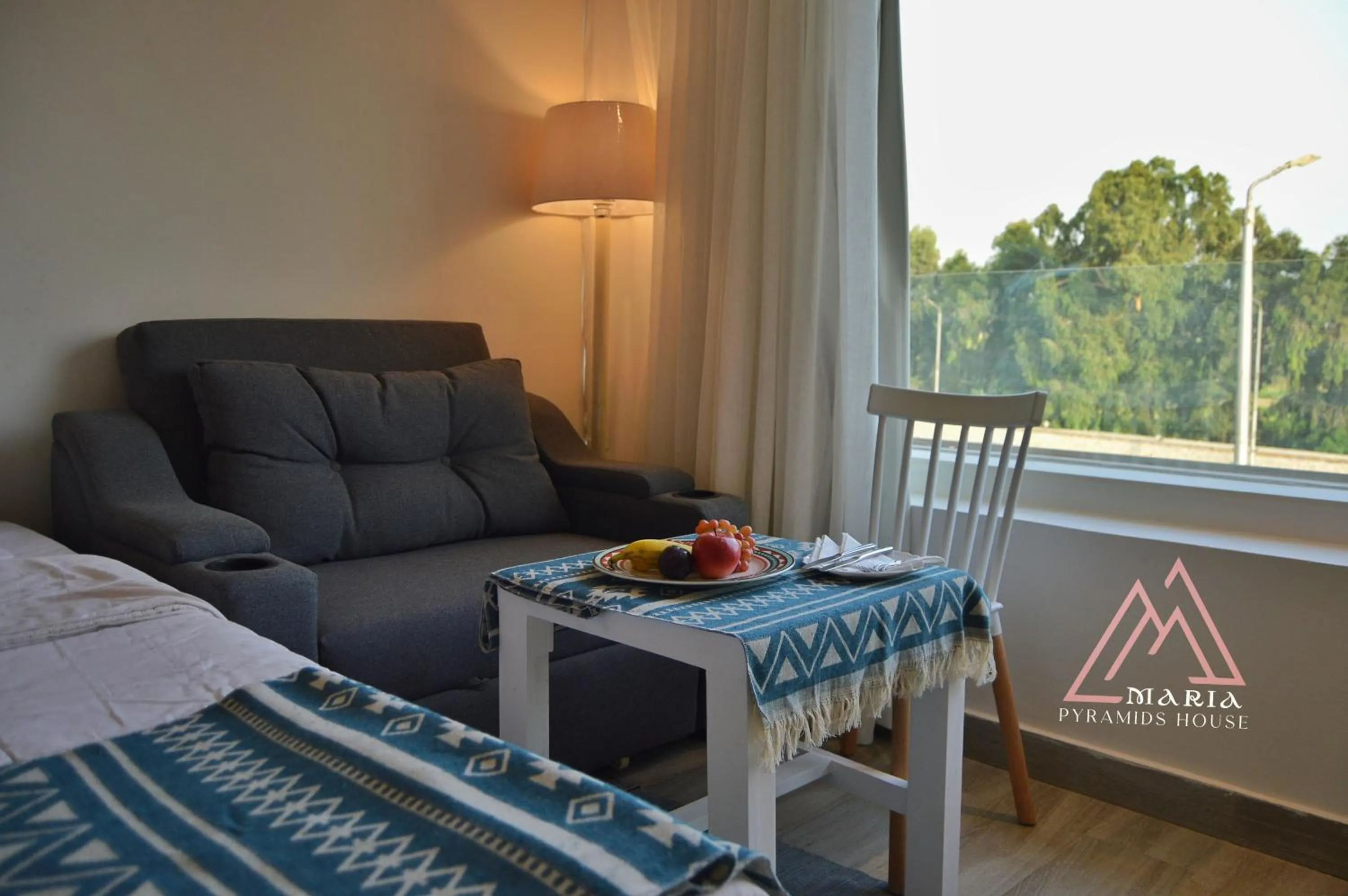 Food and drinks in Maria Pyramids House