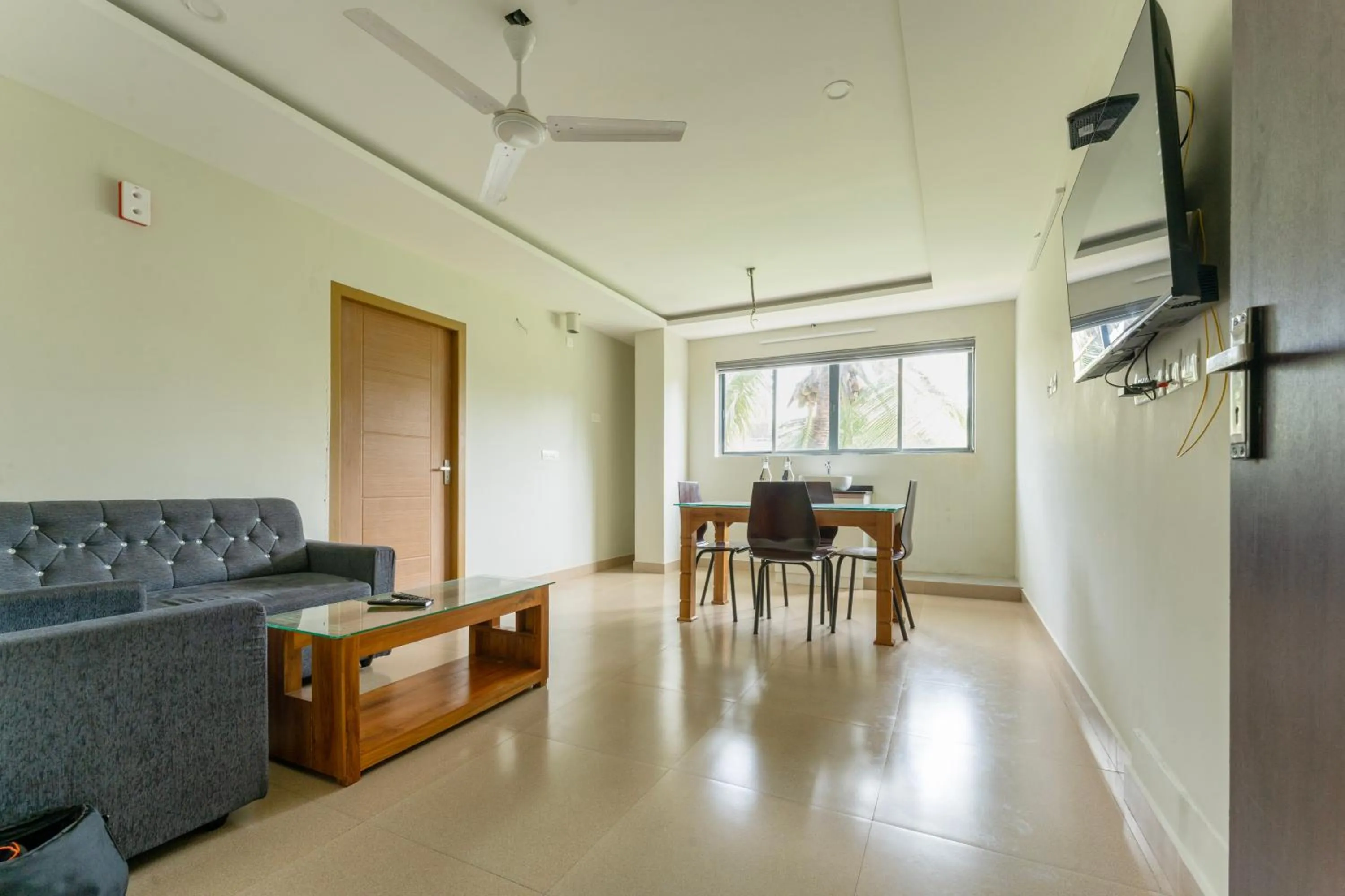 Seating area in Span Avenue