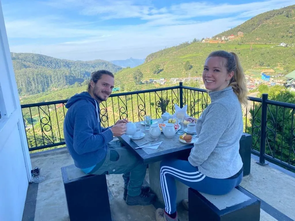 Restaurant/places to eat in House of Leisure