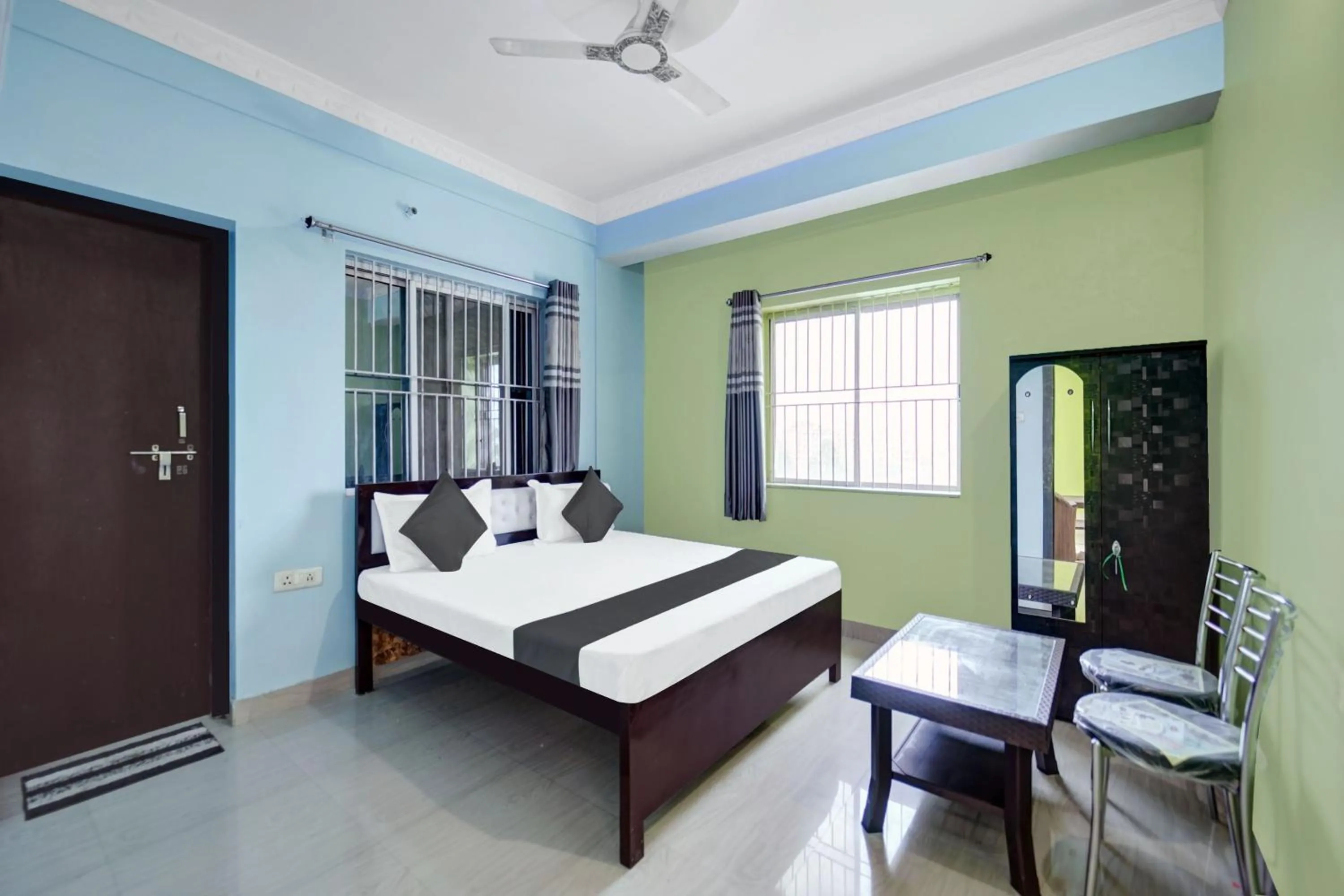 Bedroom, Bed in Hotel Johar Inn