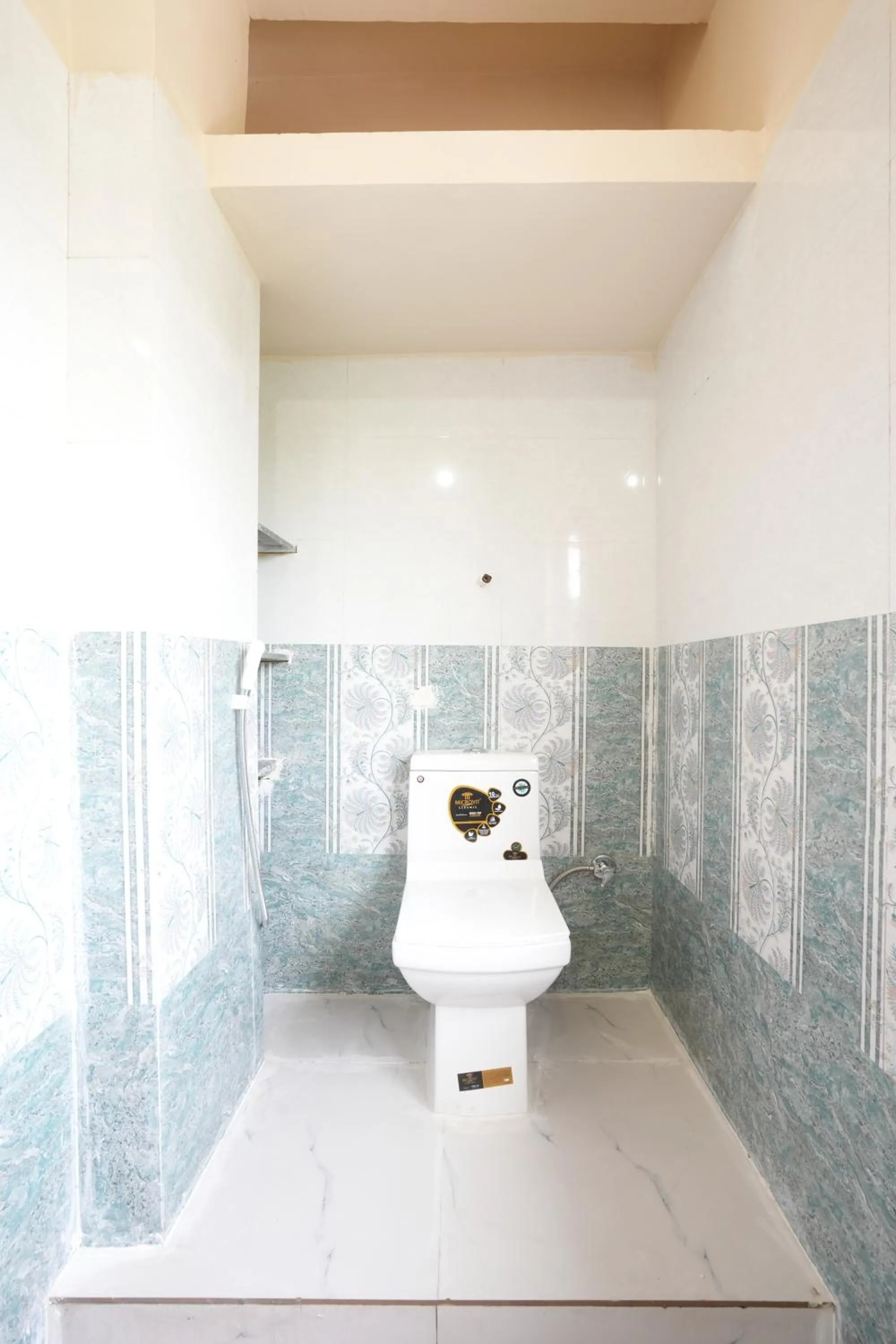 Toilet in Hotel Johar Inn