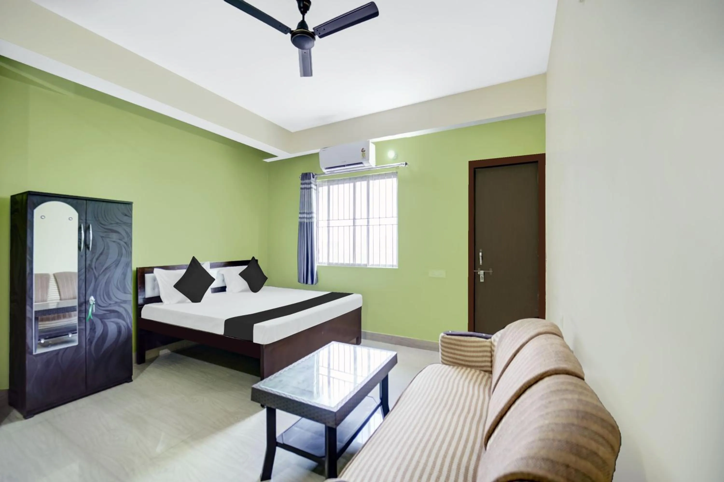 Bed in Hotel Johar Inn