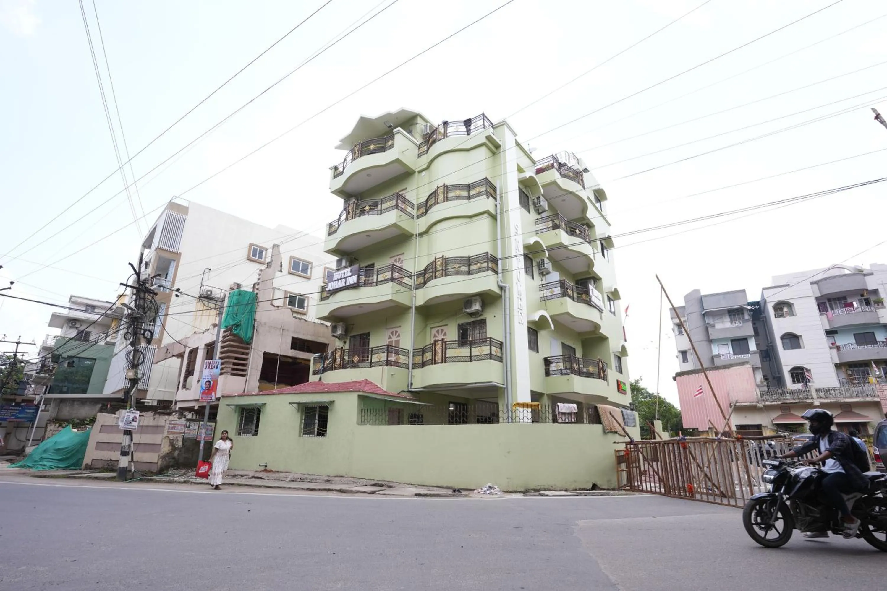 Property building in Hotel Johar Inn