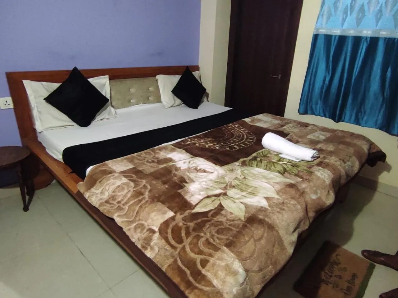 Bed in Hotel Johar Inn