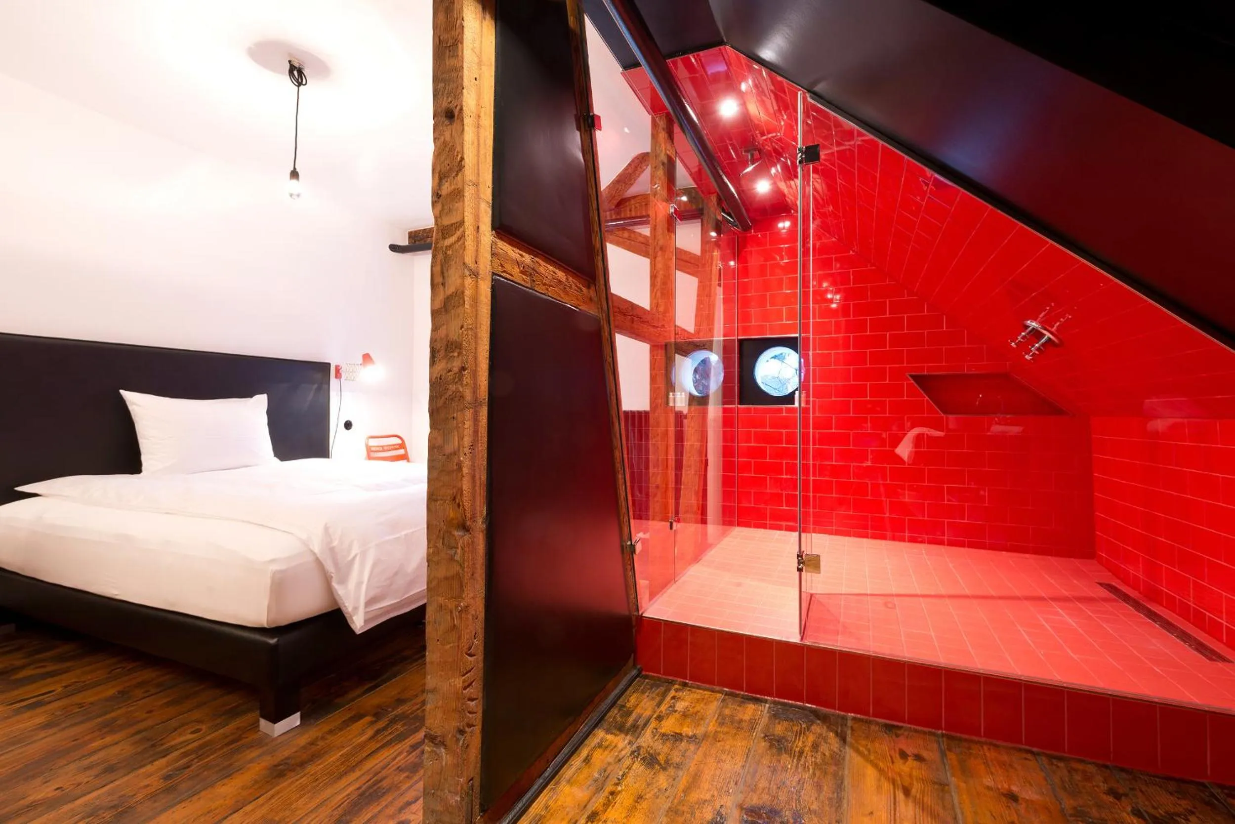 Photo of the whole room, Bed in Haus Zauberflöte