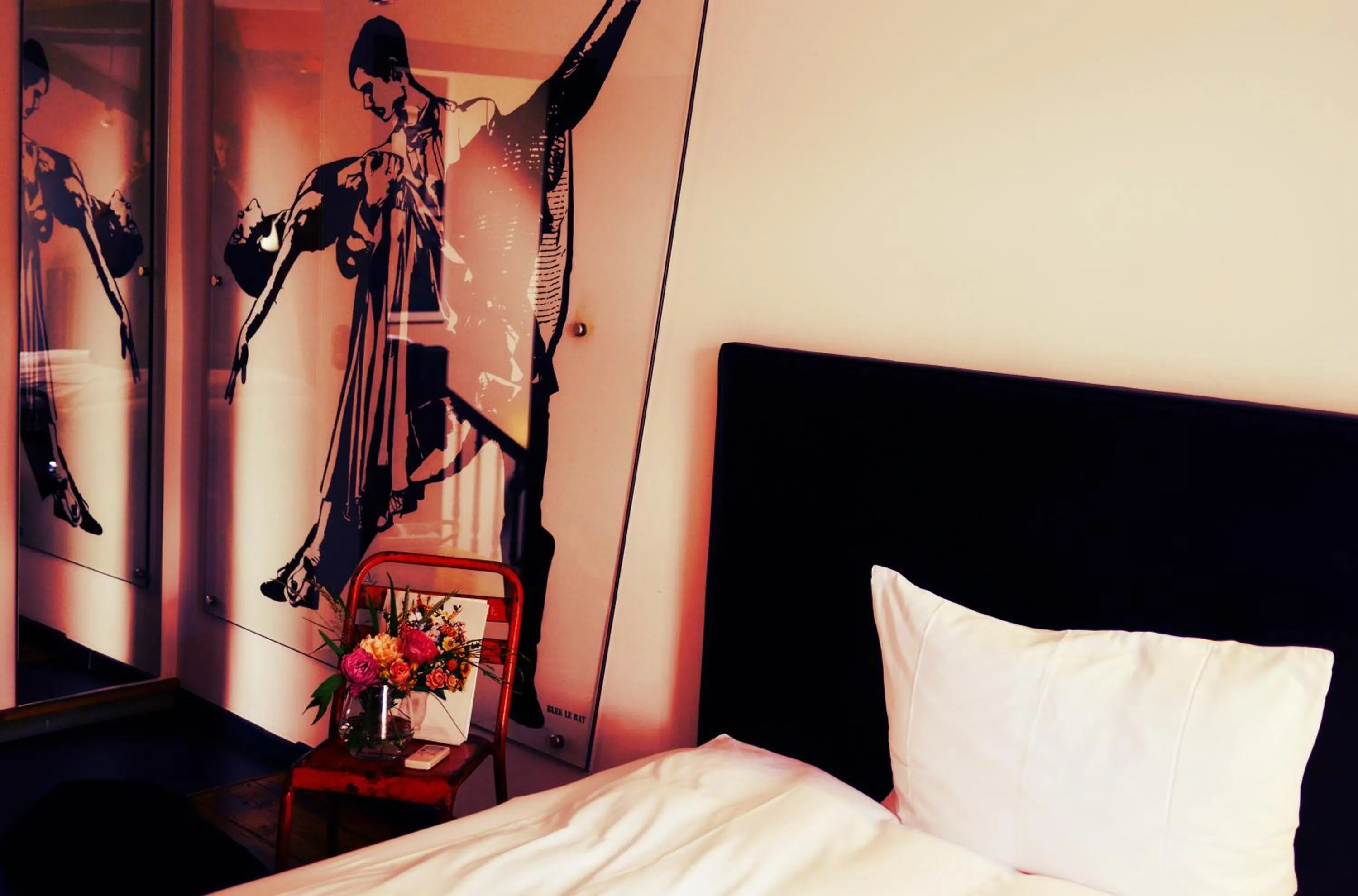 Photo of the whole room, Bed in Haus Zauberflöte