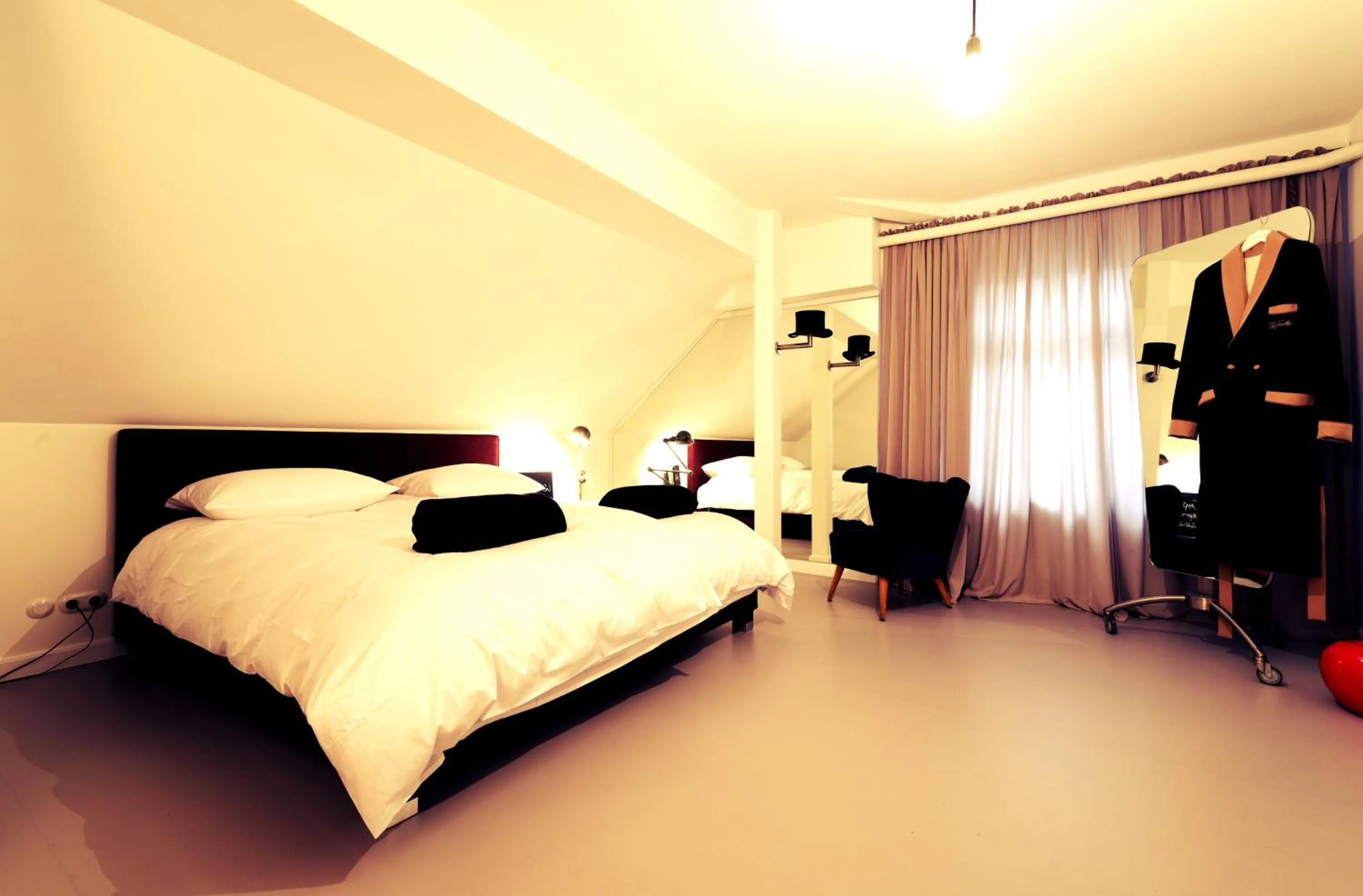 Photo of the whole room, Bed in Haus Zauberflöte