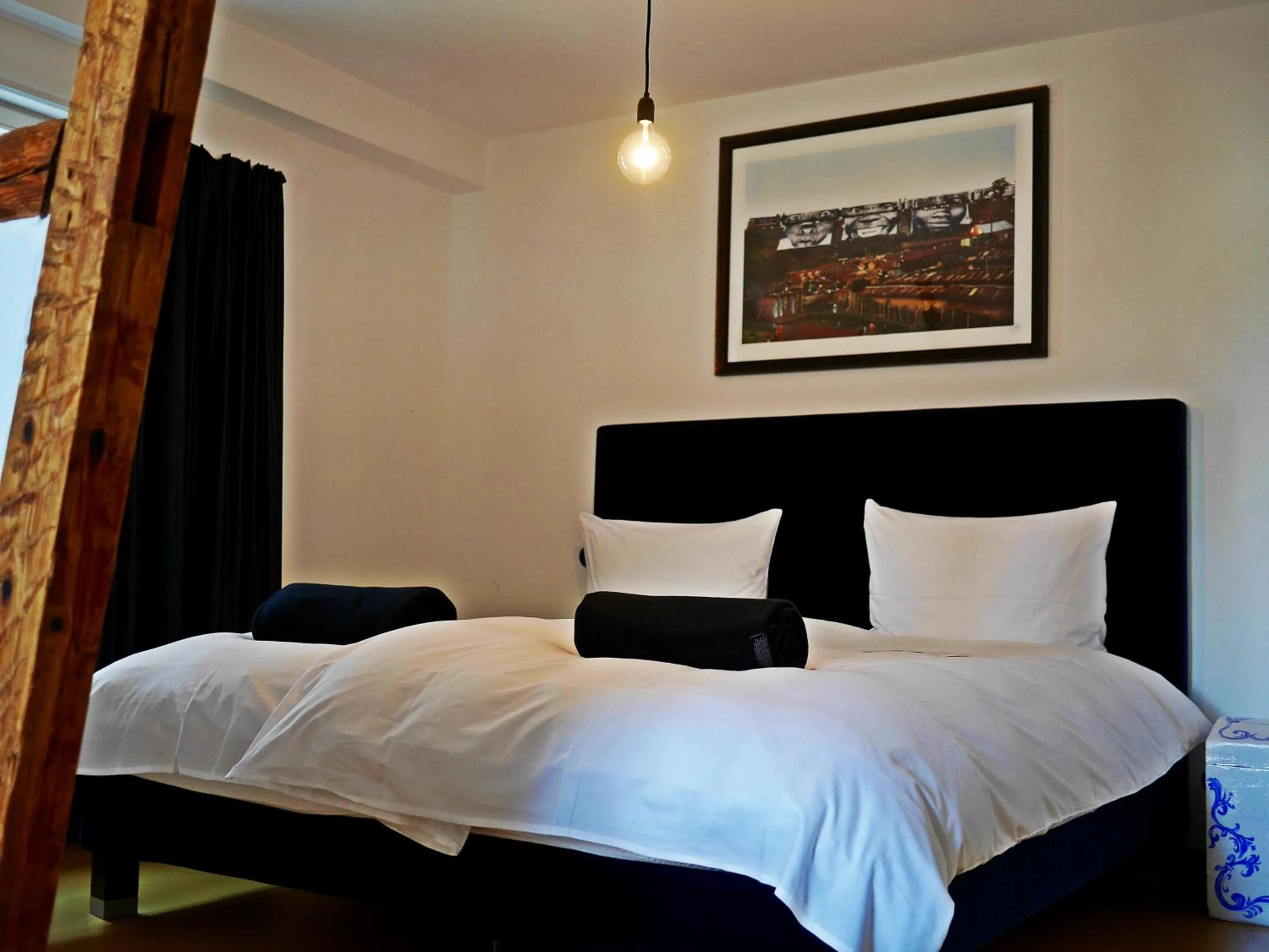 Photo of the whole room, Bed in Haus Zauberflöte