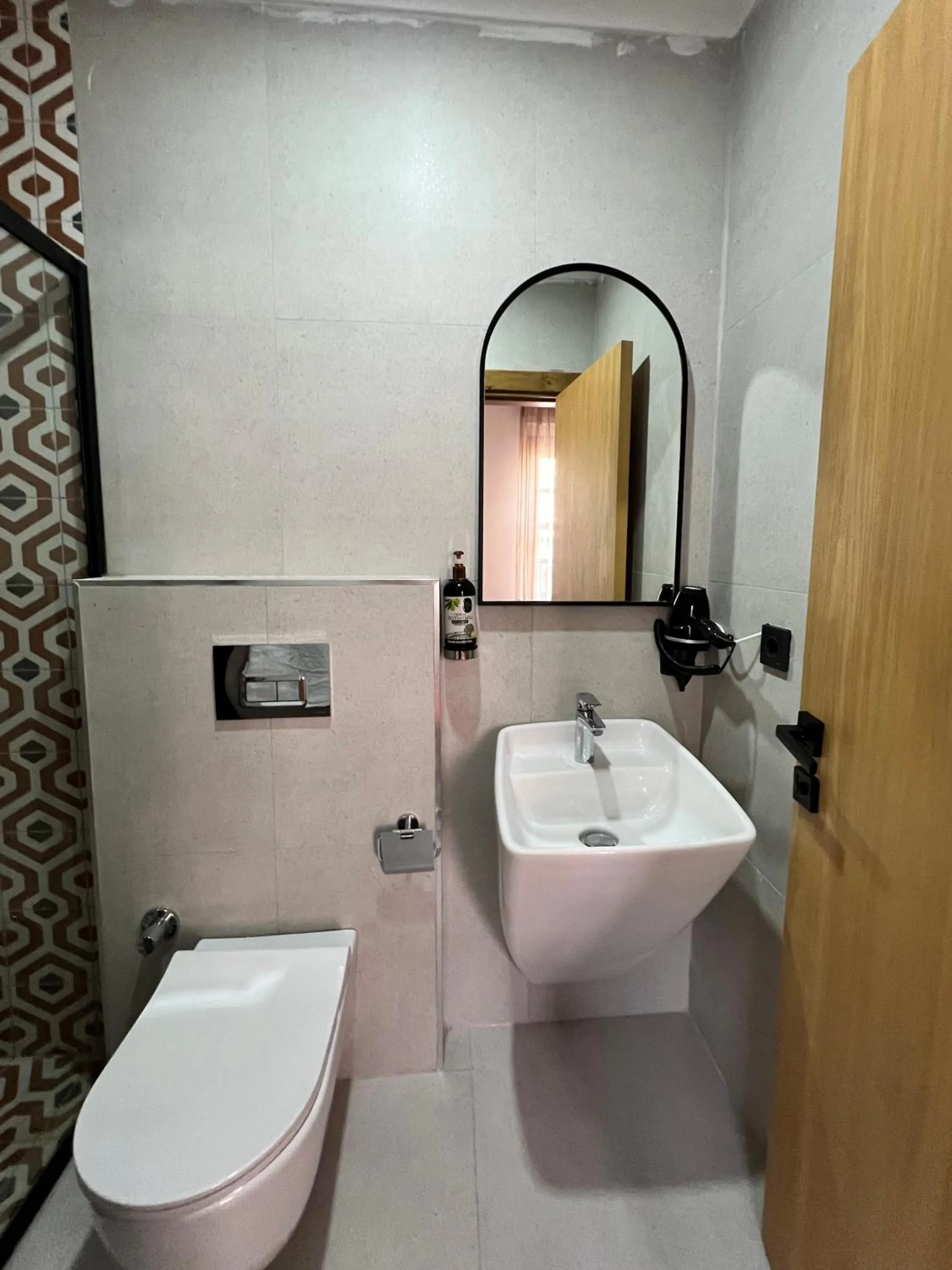 Bathroom in Oldies Hotel