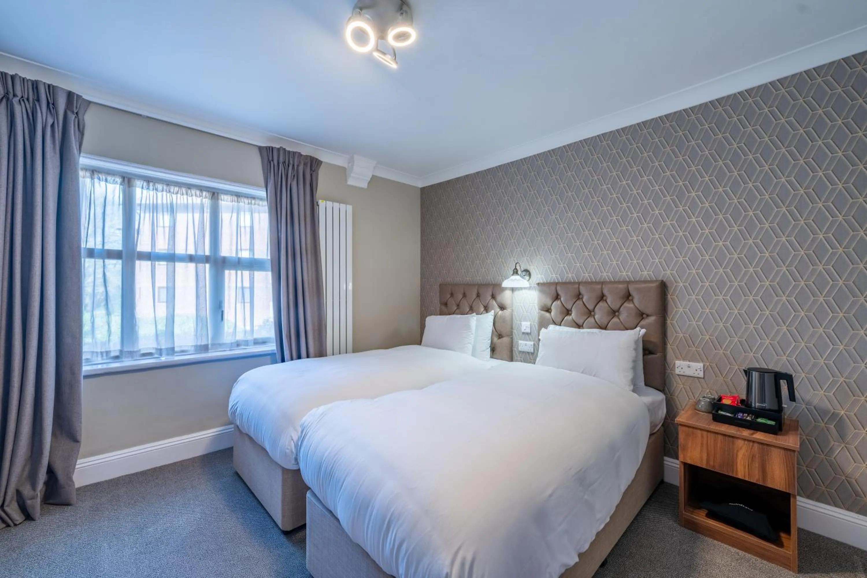 Bed in Uno Thames Hotel Maidenhead -Reopened Brand New Again