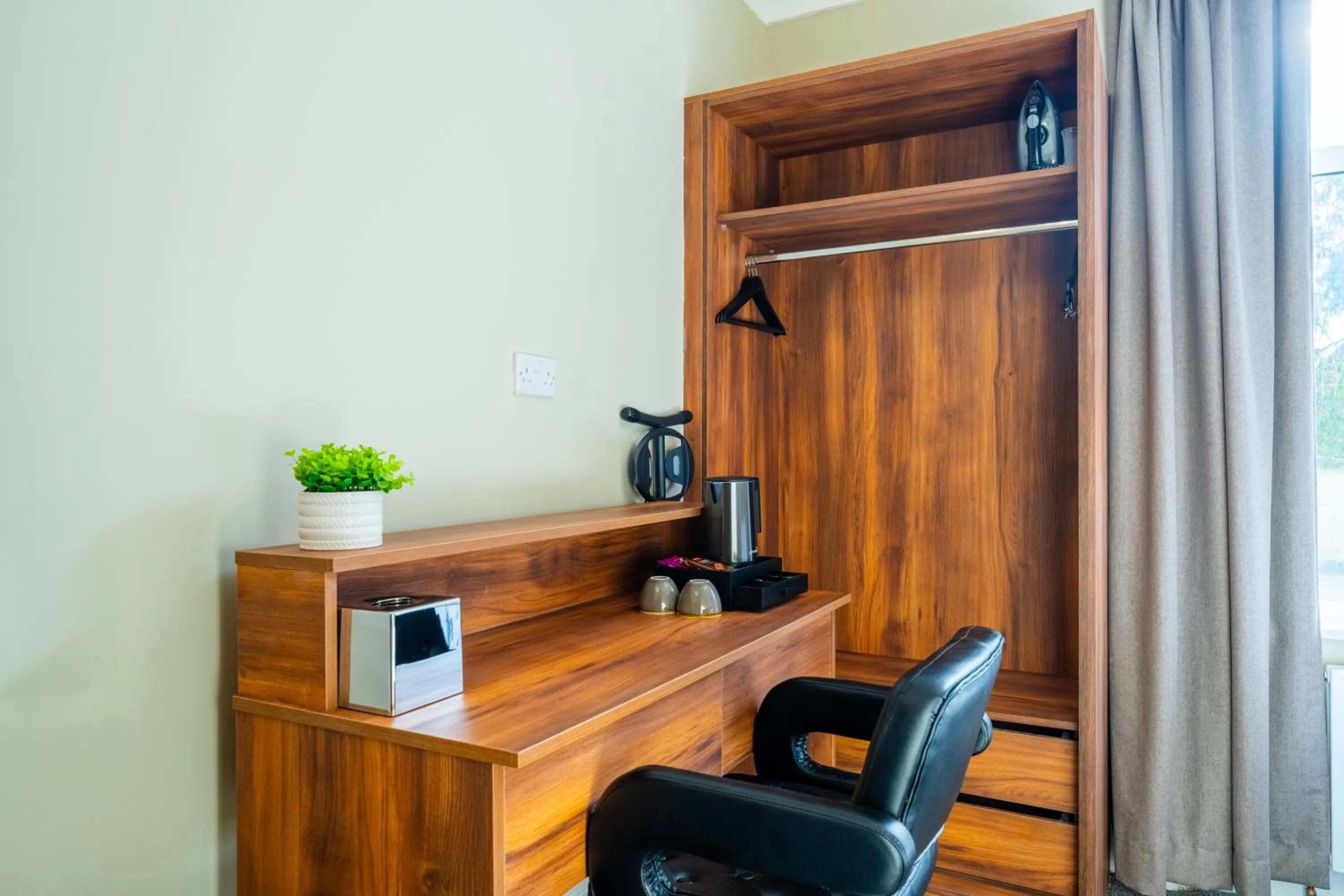 Coffee/tea facilities in Uno Thames Hotel Maidenhead -Reopened Brand New Again