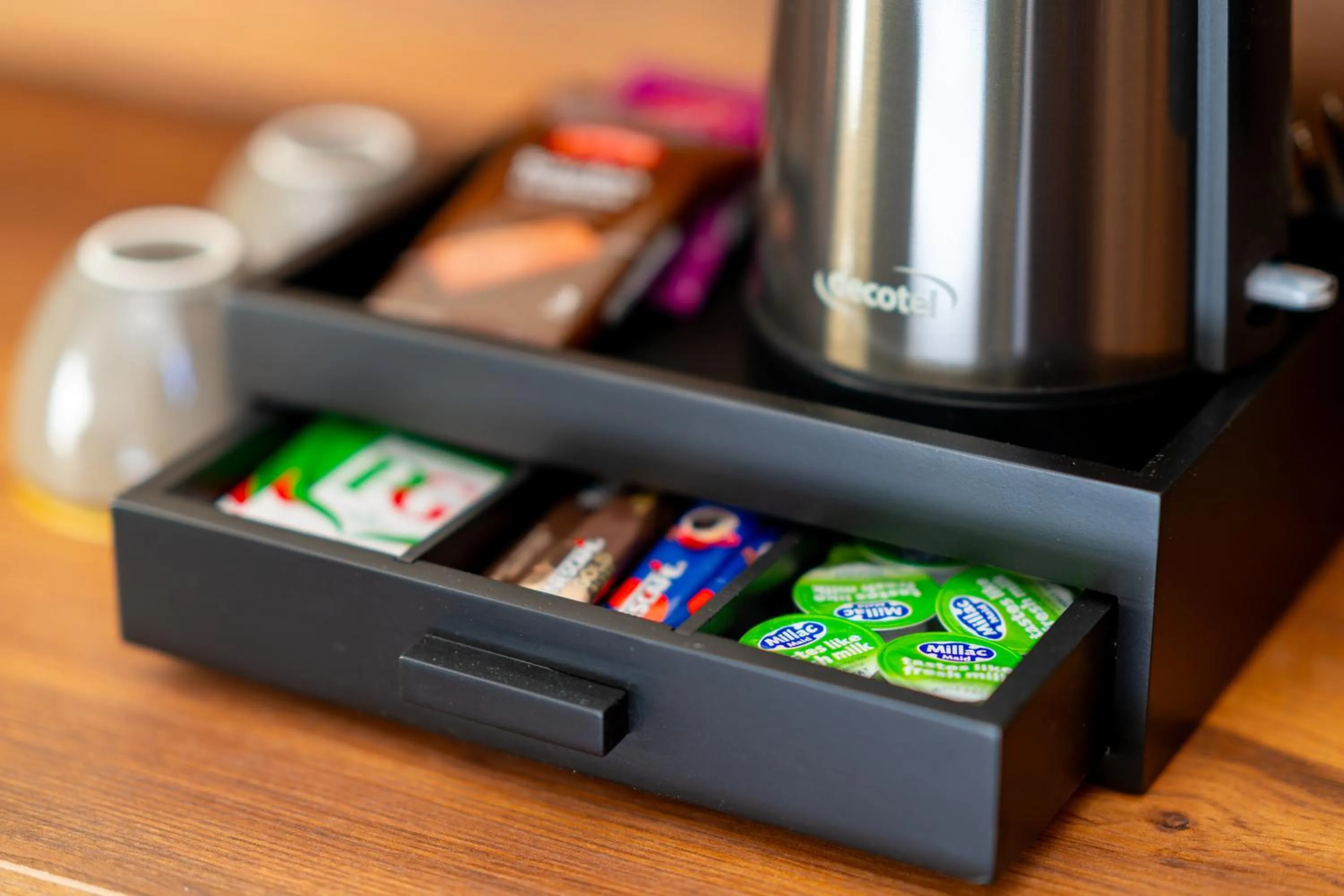 Coffee/tea facilities in Uno Thames Hotel Maidenhead -Reopened Brand New Again