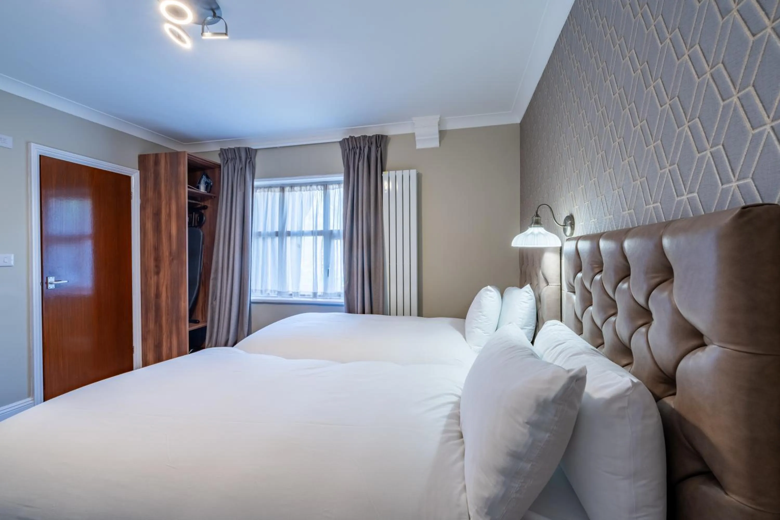 Bed in Uno Thames Hotel Maidenhead -Reopened Brand New Again