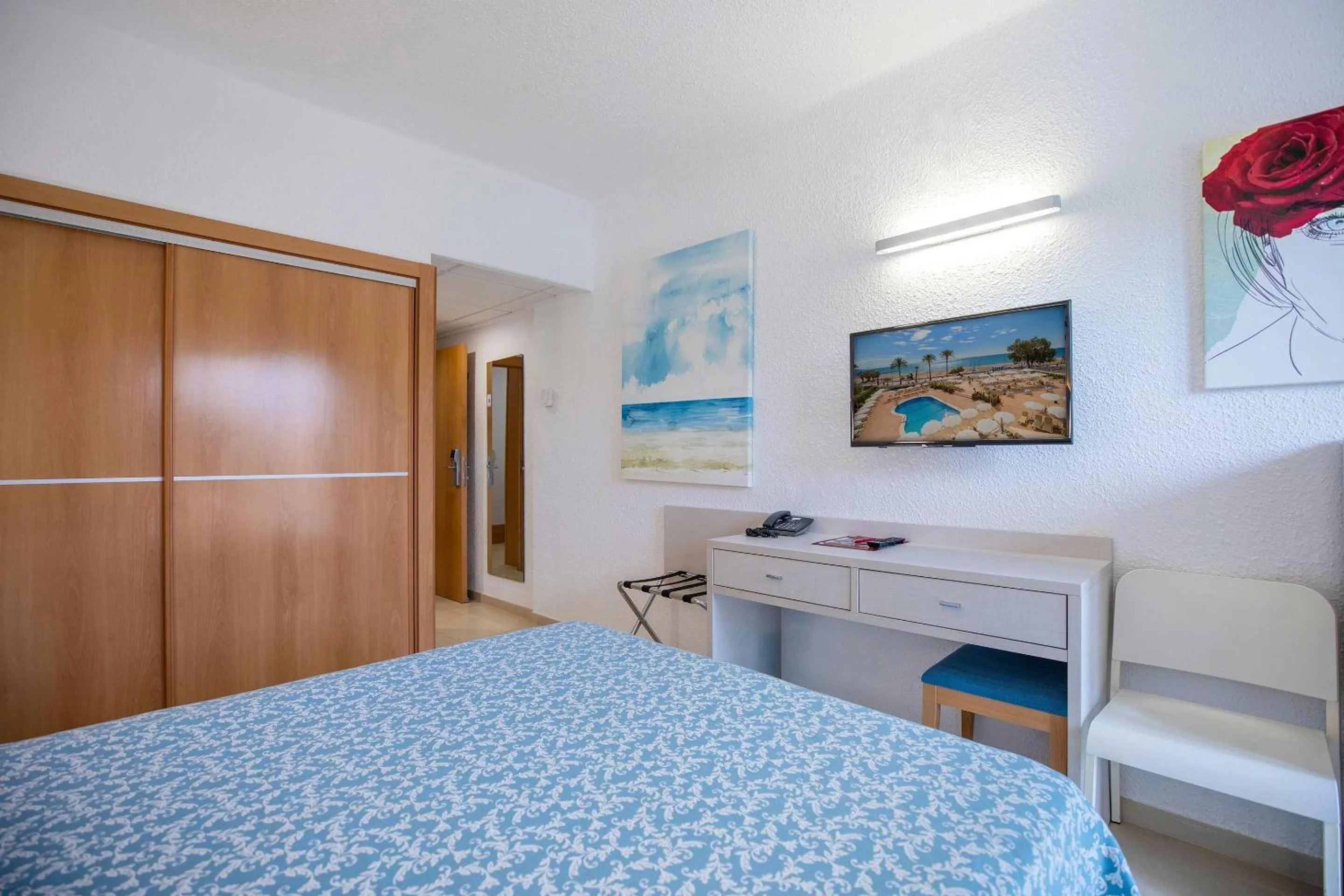 Photo of the whole room, Bed in Hotel Servigroup Trinimar