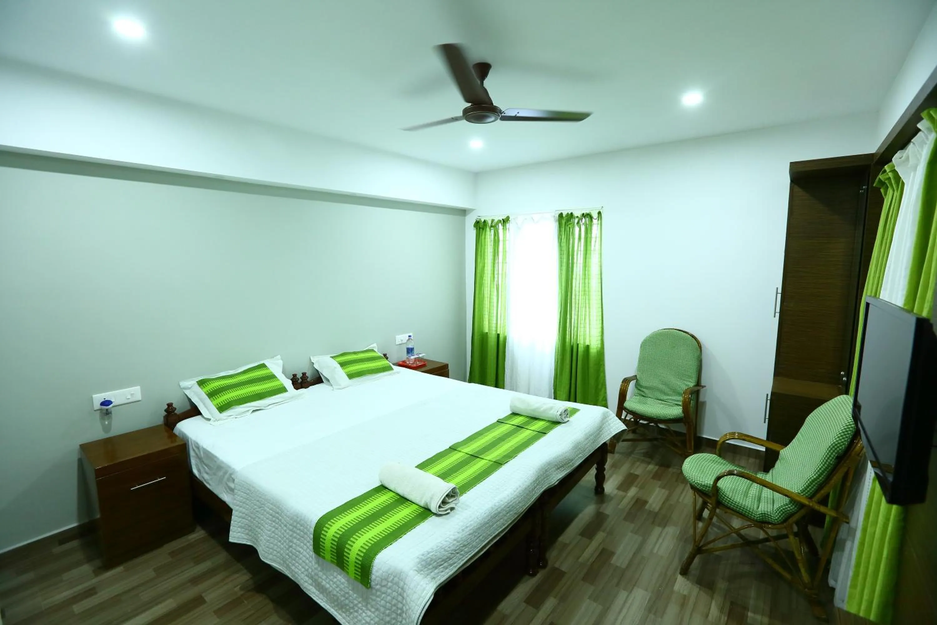 Photo of the whole room, Bed in Mistygreen Homestay Thekkady