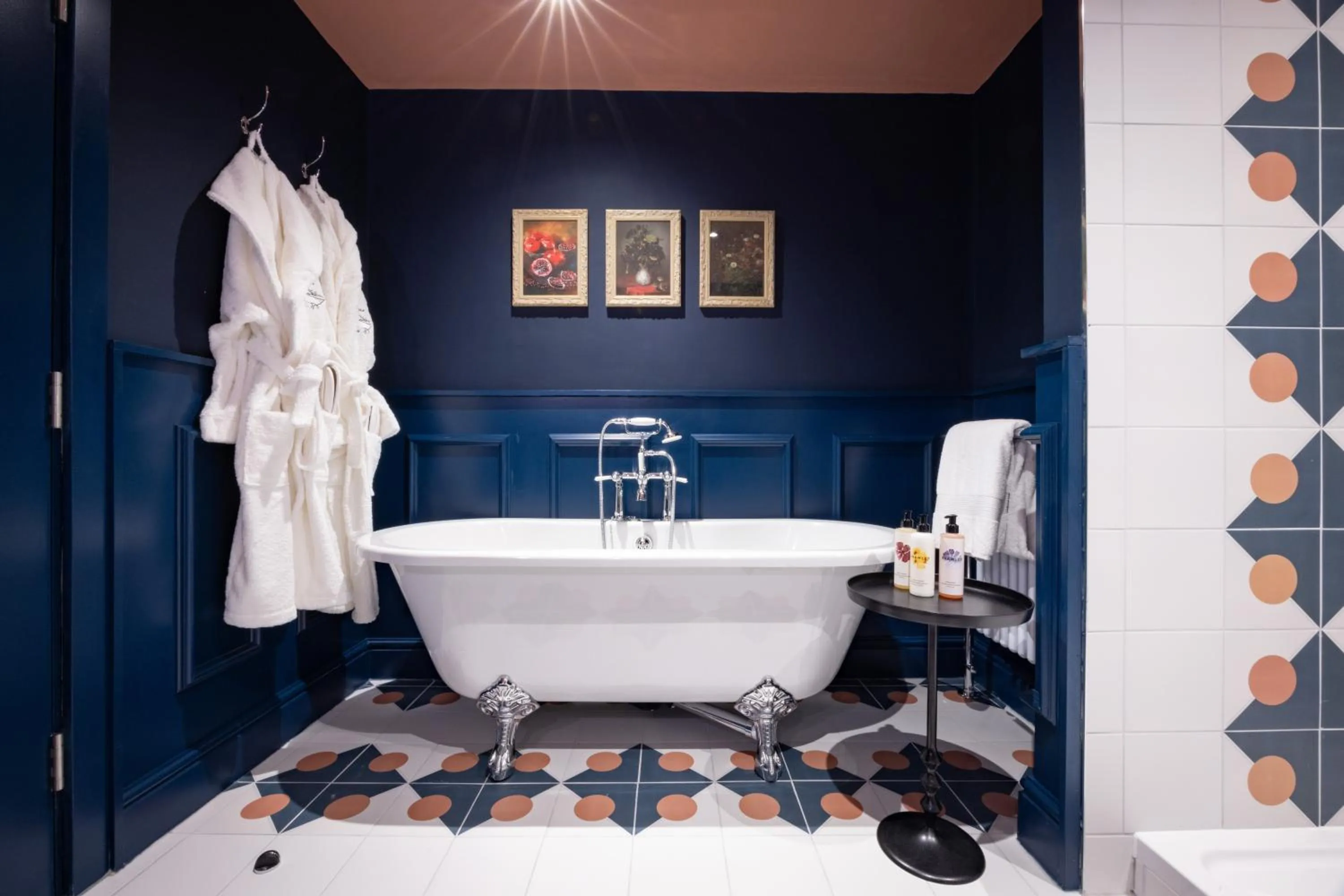 Bath in The Coat and Bear - A Heartwood Inn