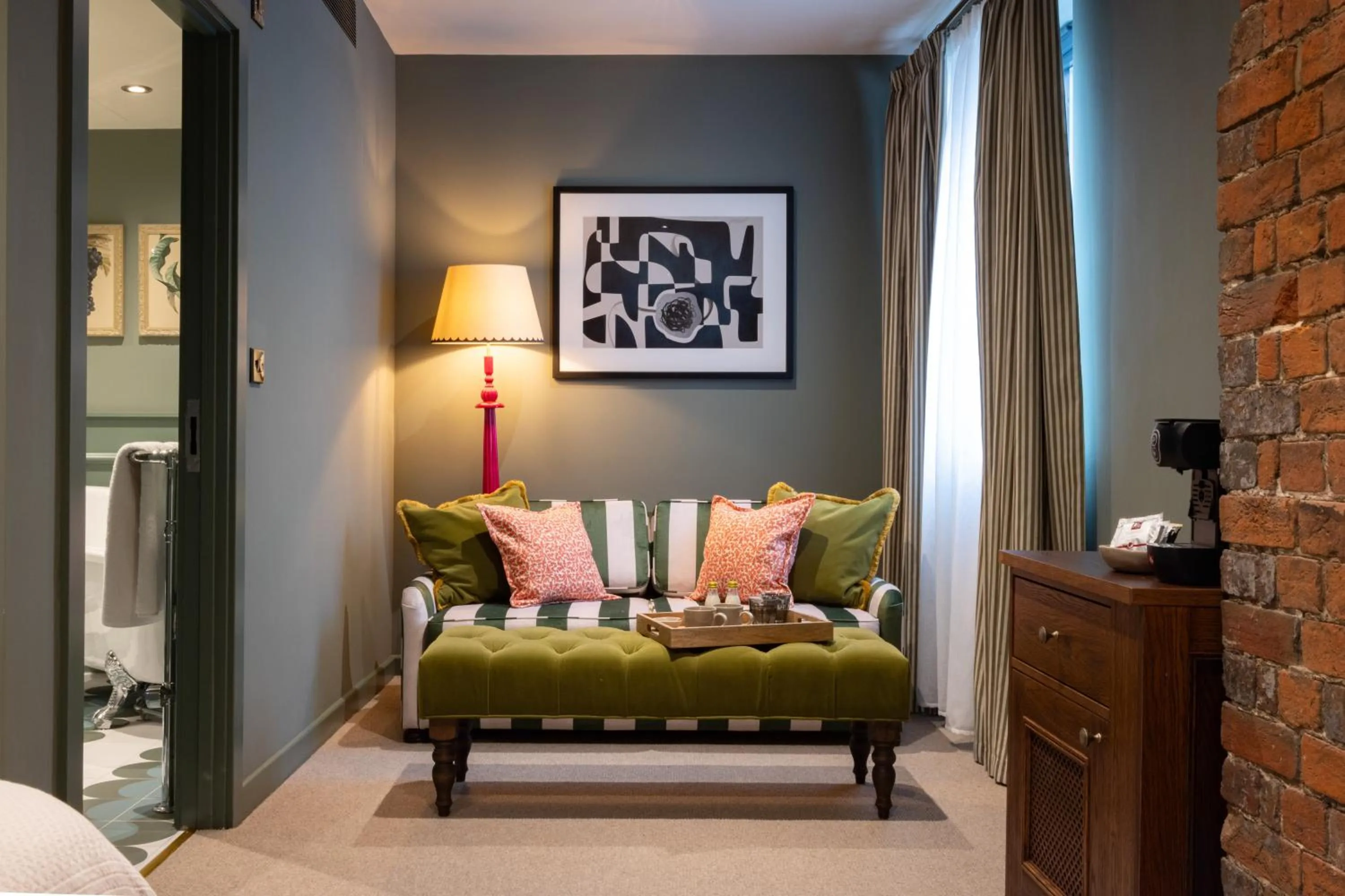 Seating area, Bed in The Coat and Bear - A Heartwood Inn