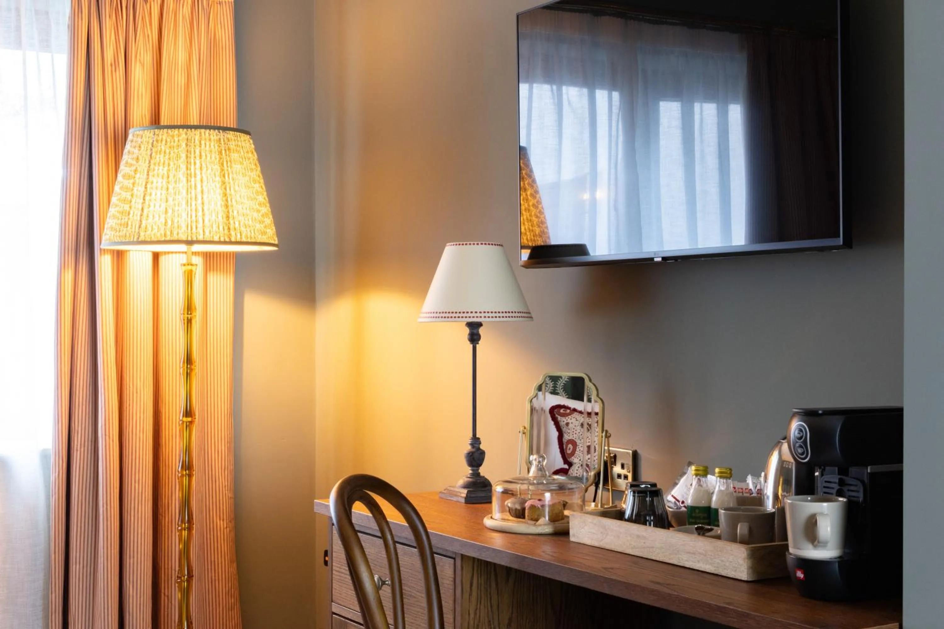 Bedroom in The Coat and Bear - A Heartwood Inn