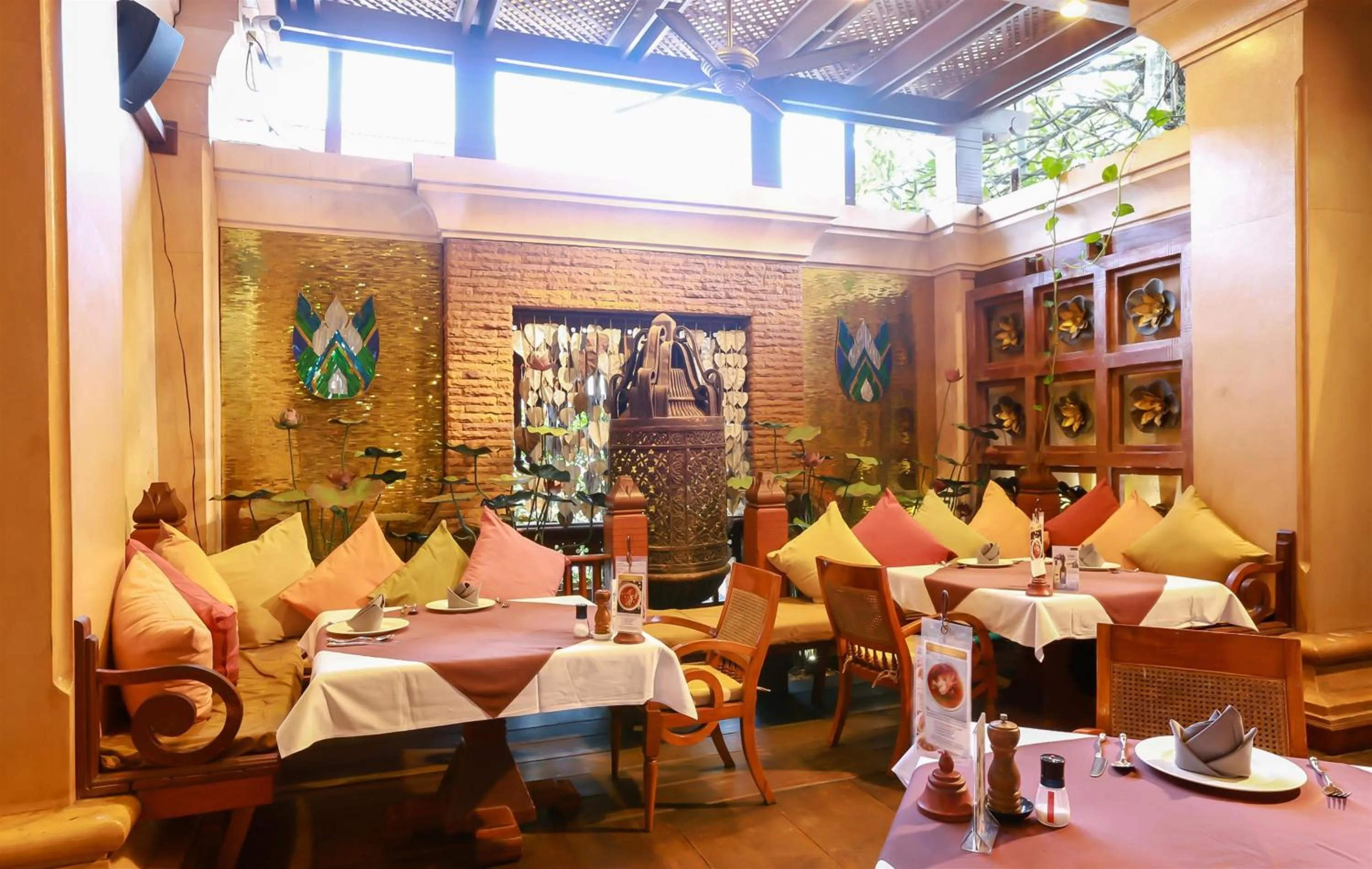 Restaurant/Places to Eat in The Baray Villa by Sawasdee Village