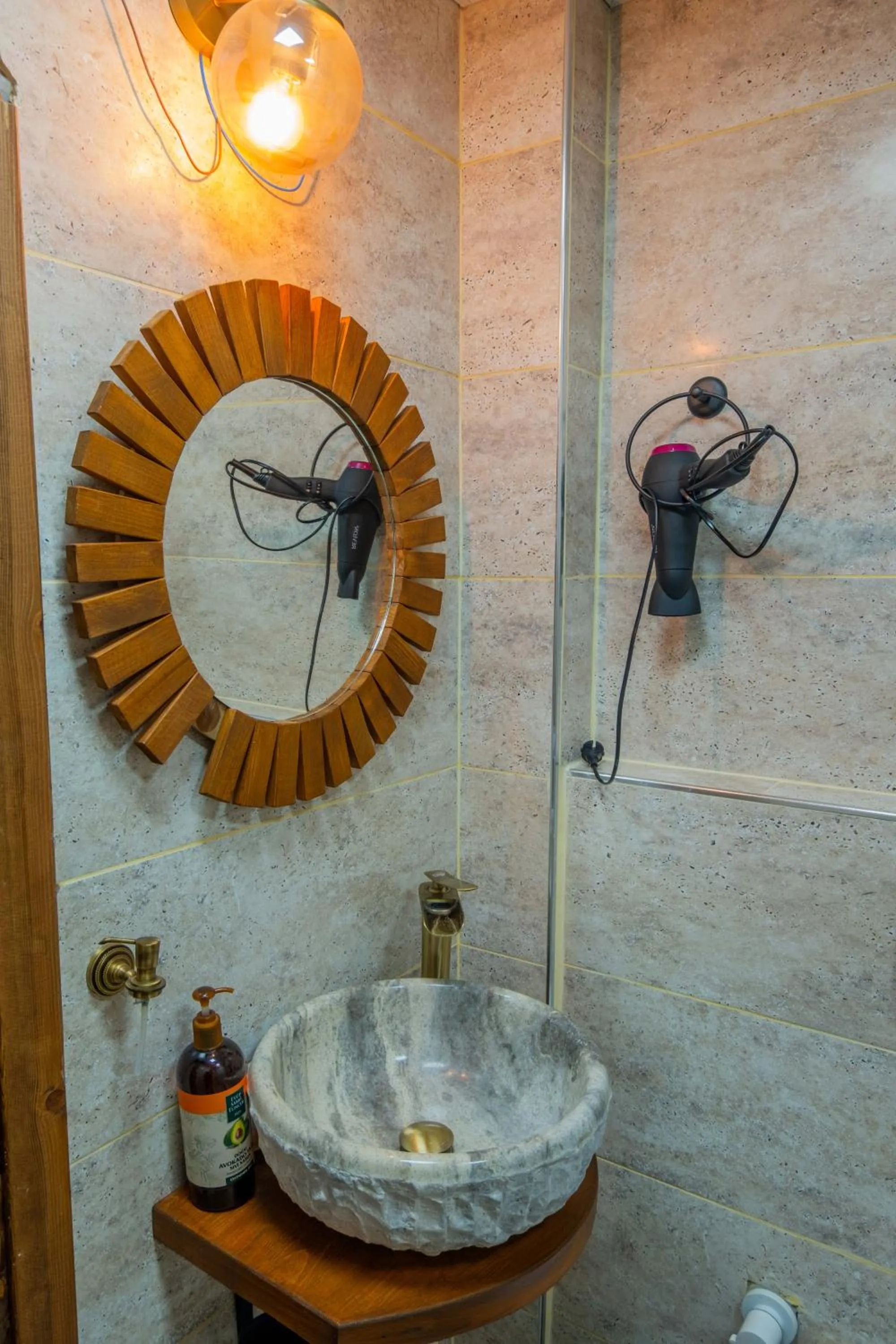 Shower in Mihrumah Konağı