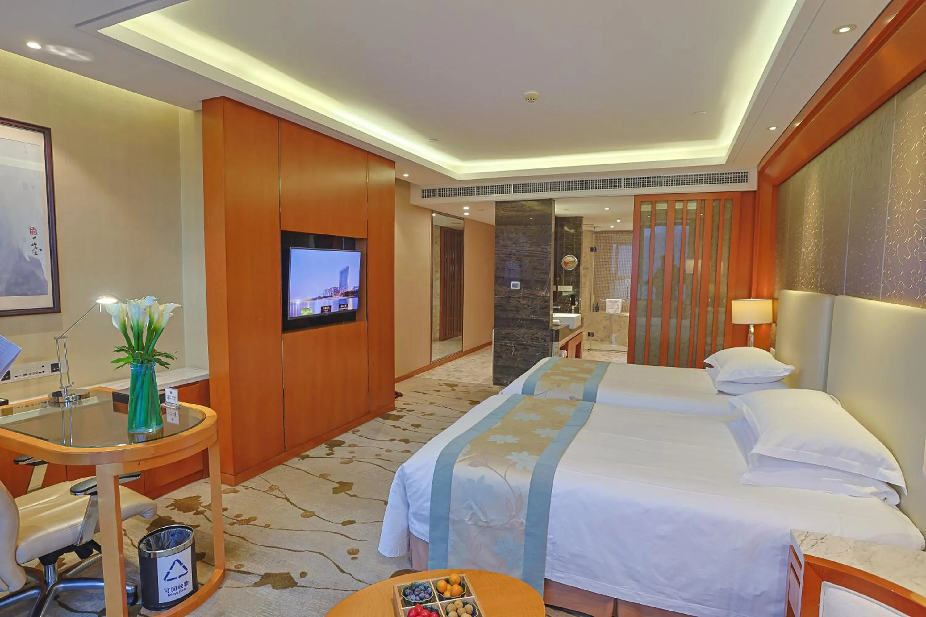 Bed in Yiwu Shangcheng Hotel