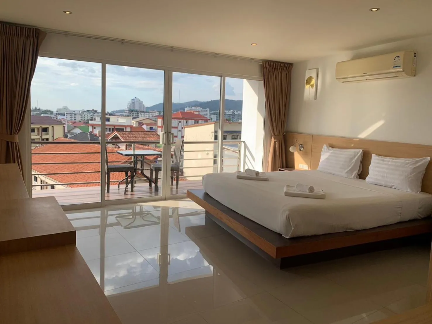 Bed in Ocean View Treasure Residence