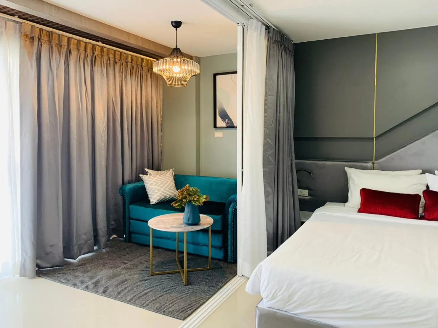 Living room, Bed in Ocean View Treasure Residence