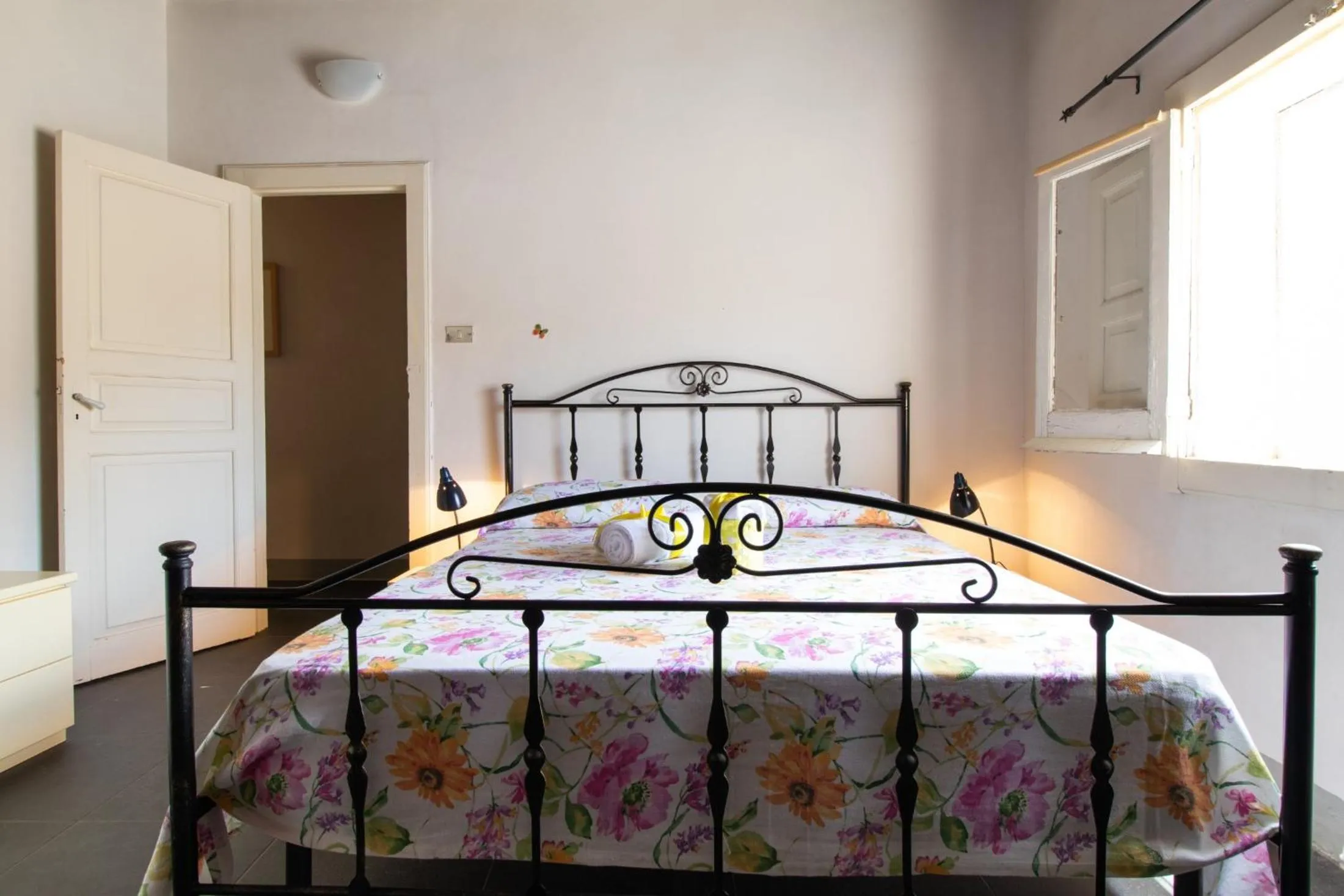 Bed in Bed & Breakfast StradaNuova