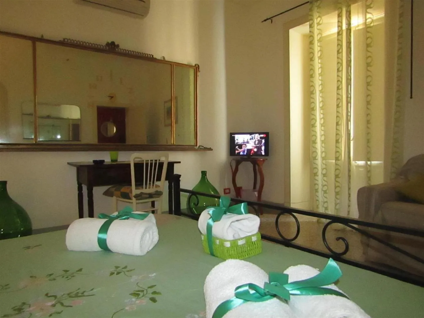 TV and multimedia, Bed in Bed & Breakfast StradaNuova