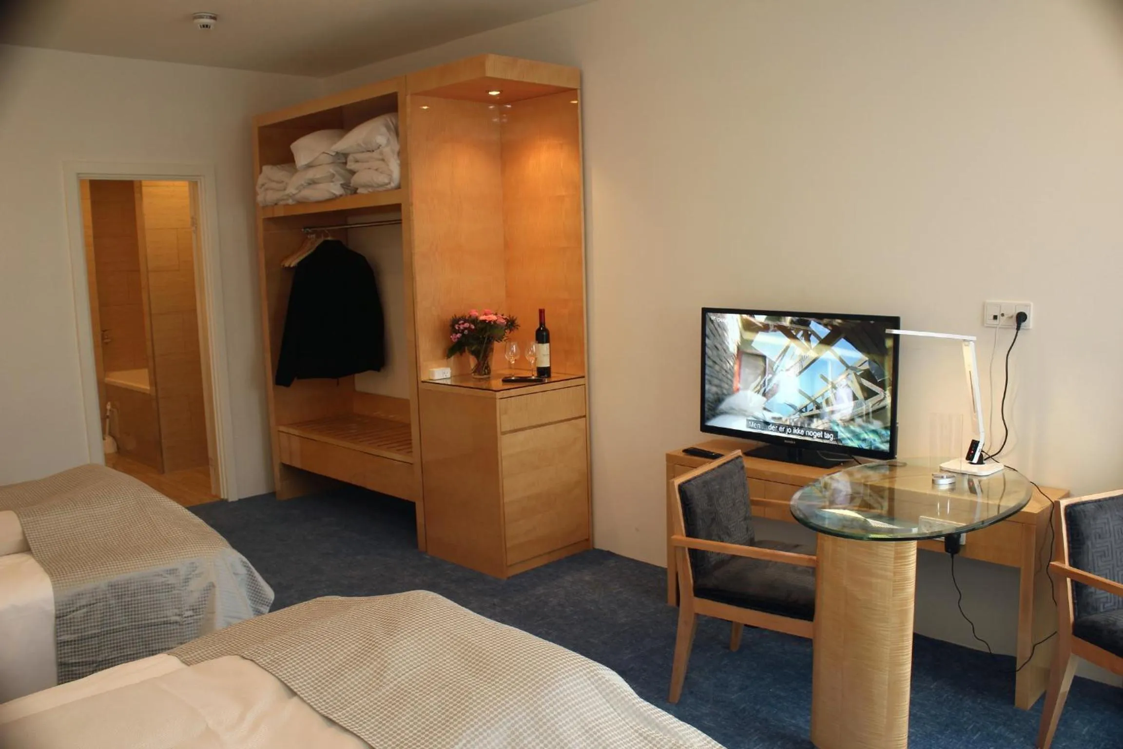 Photo of the whole room, Bed in Seafront Hotel