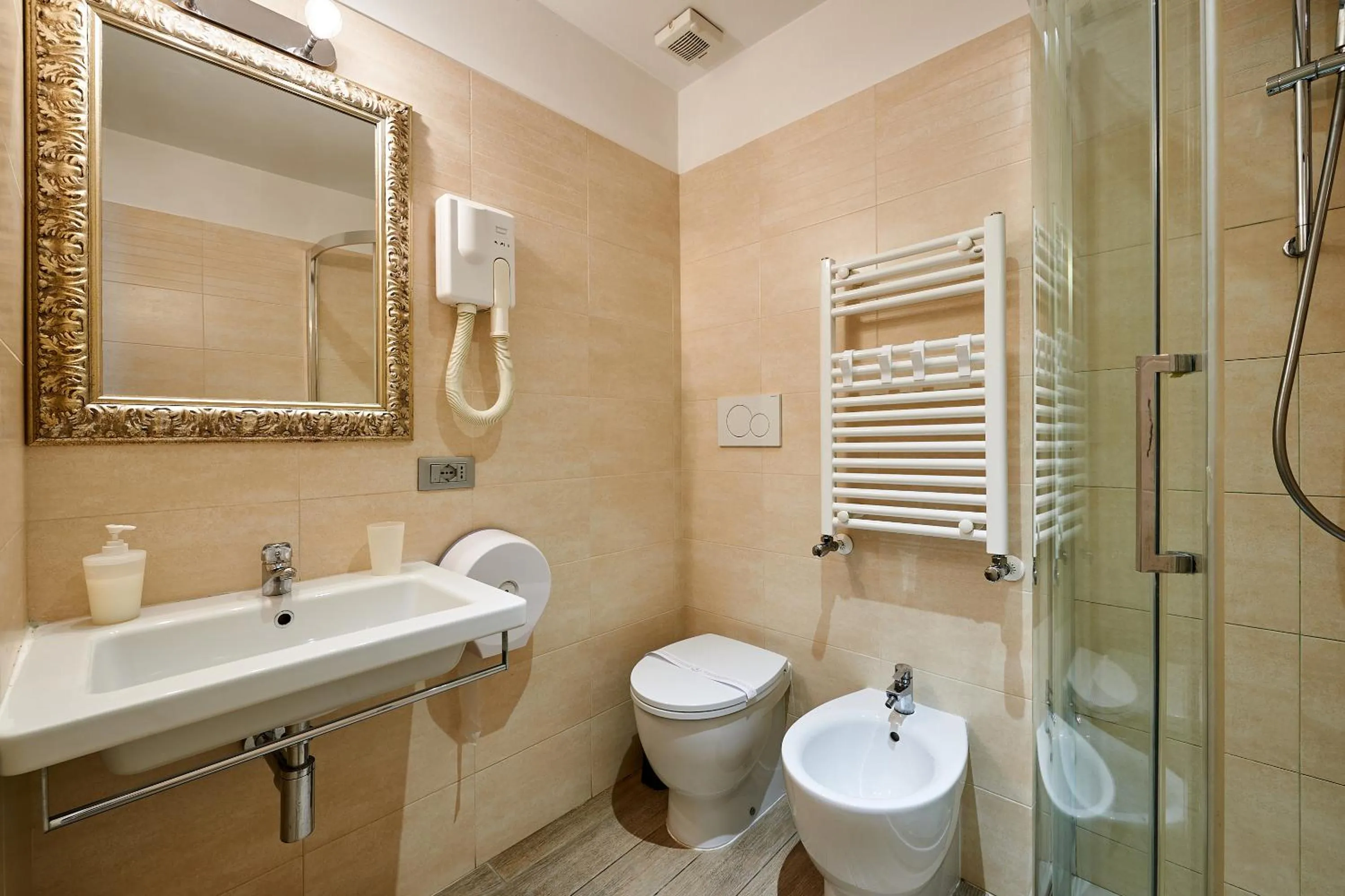 Bathroom in Catone Vatican Suites