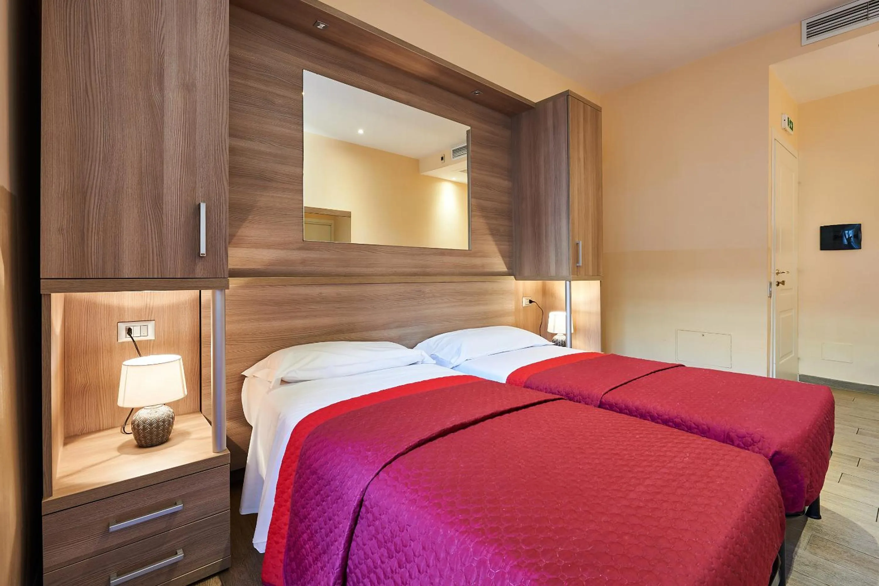 Bedroom, Bed in Catone Vatican Suites