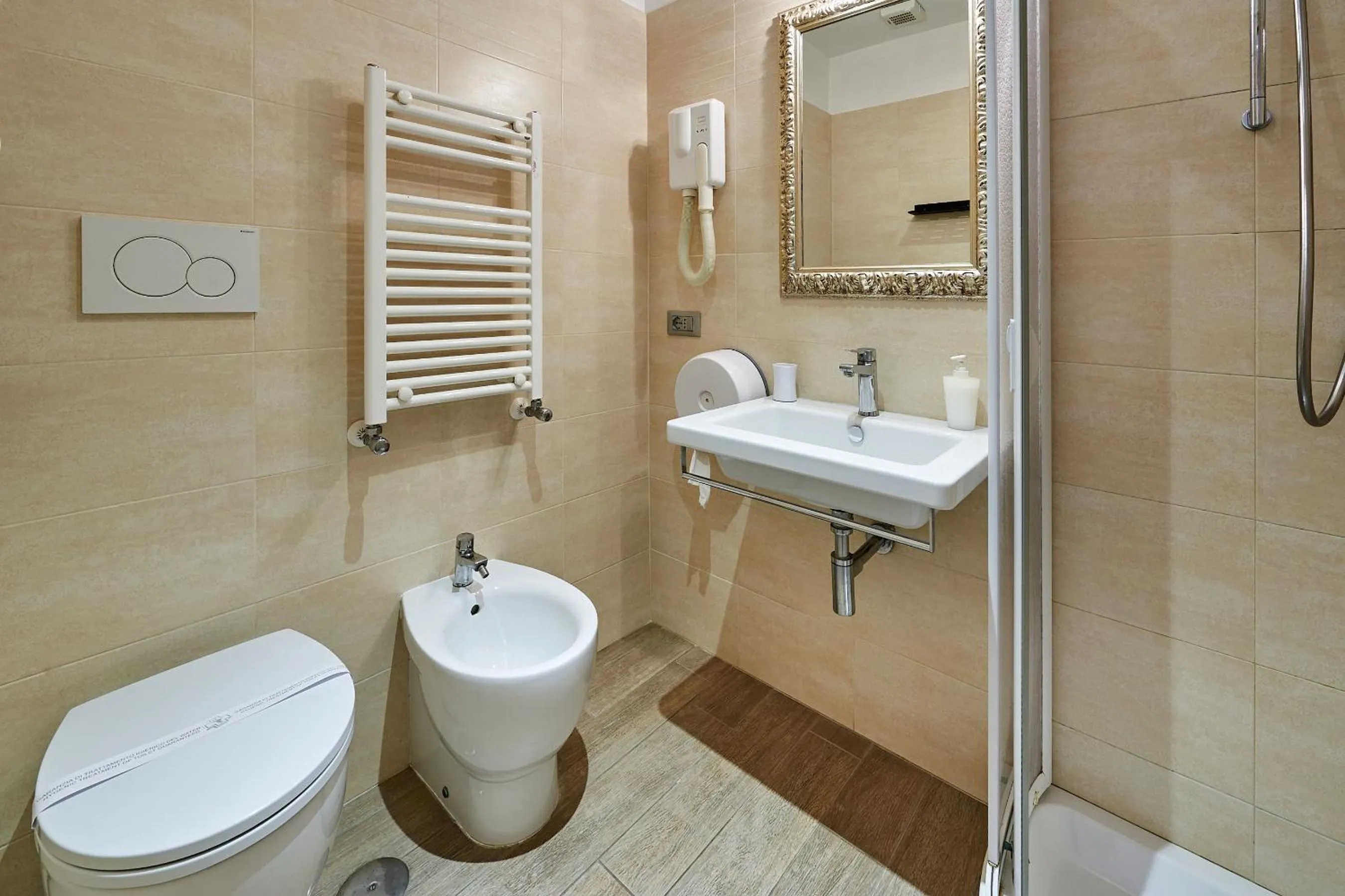 Bathroom in Catone Vatican Suites