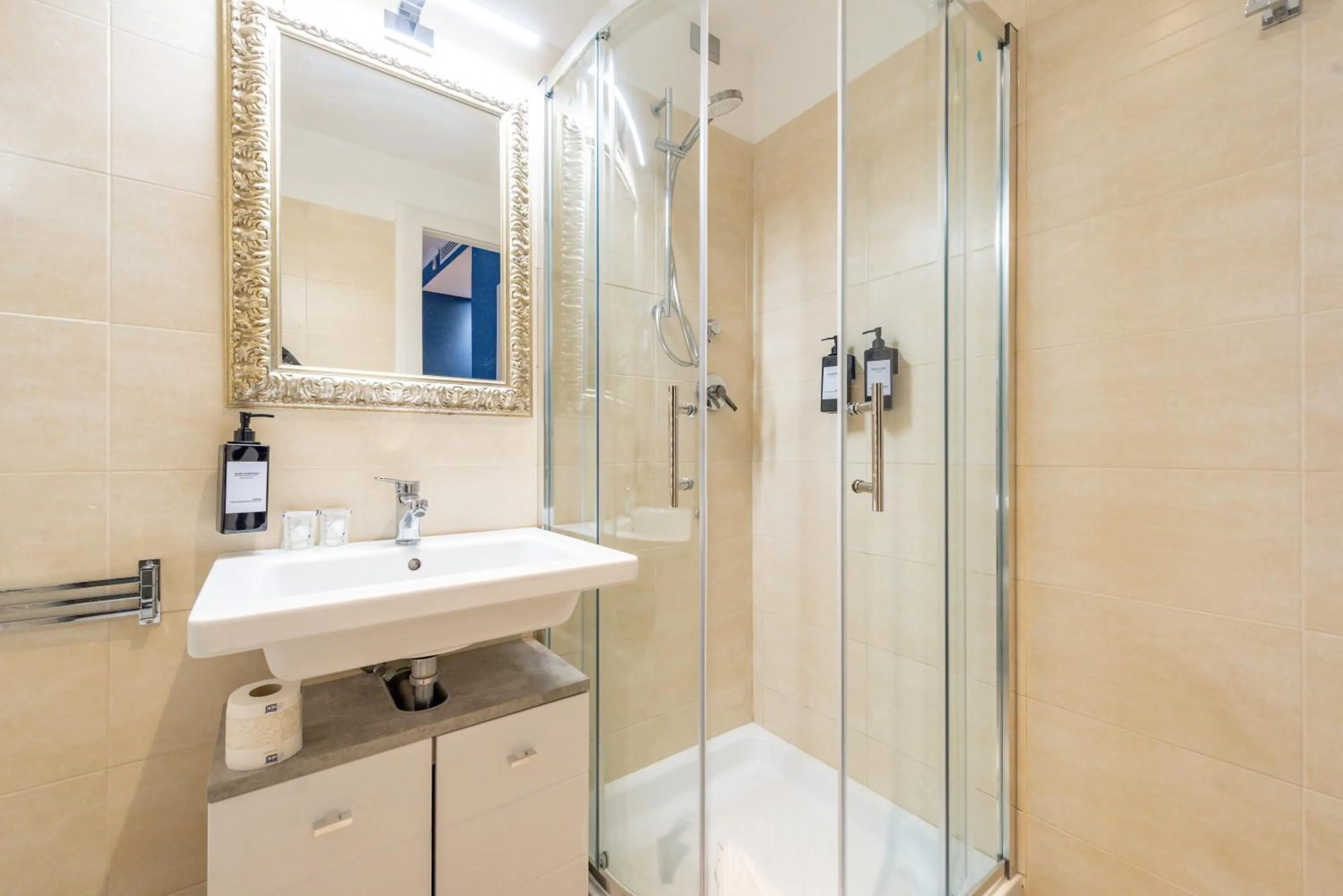 Other in Catone Vatican Suites by Ghor