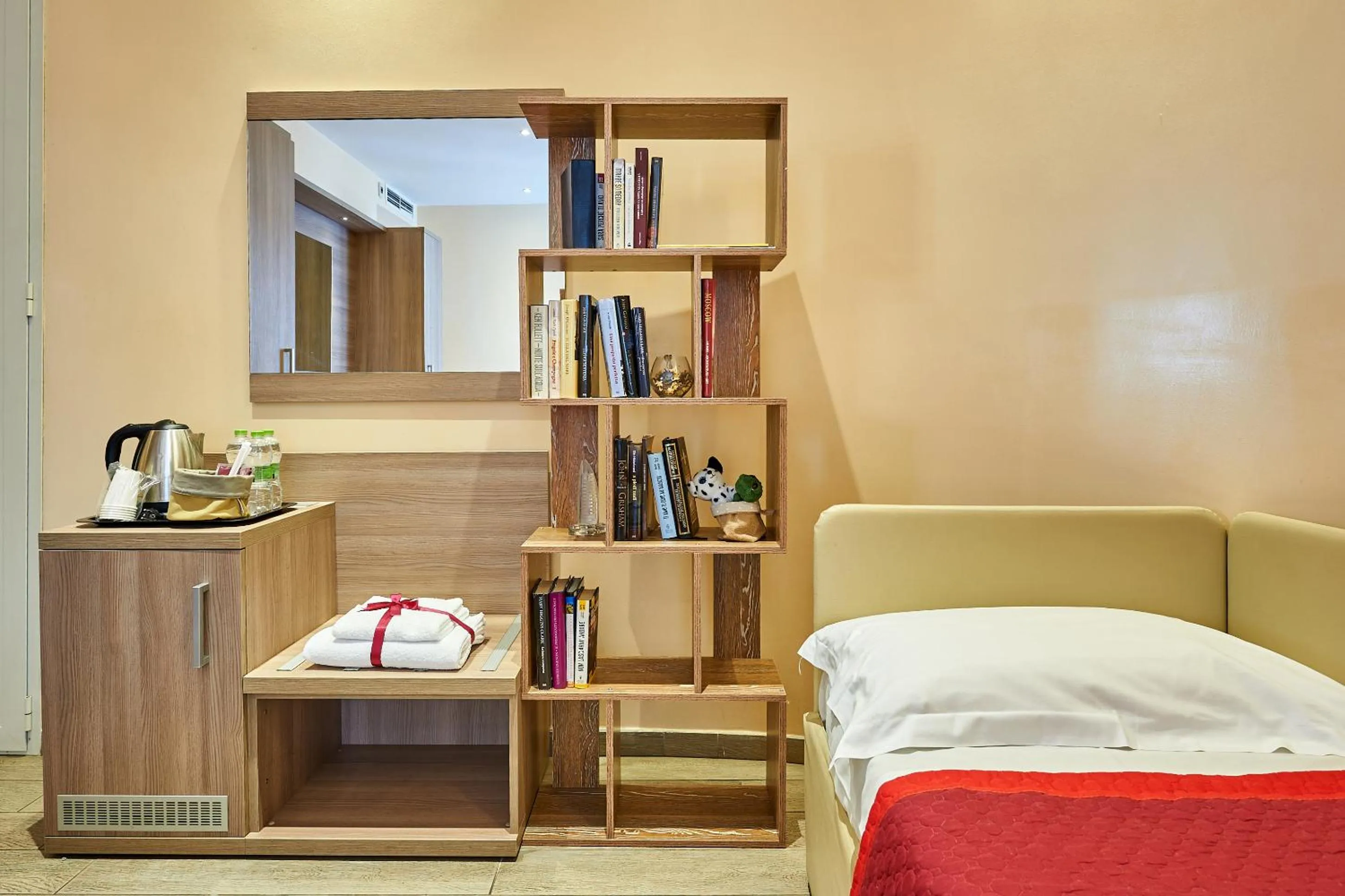 Bedroom, Bed in Catone Vatican Suites