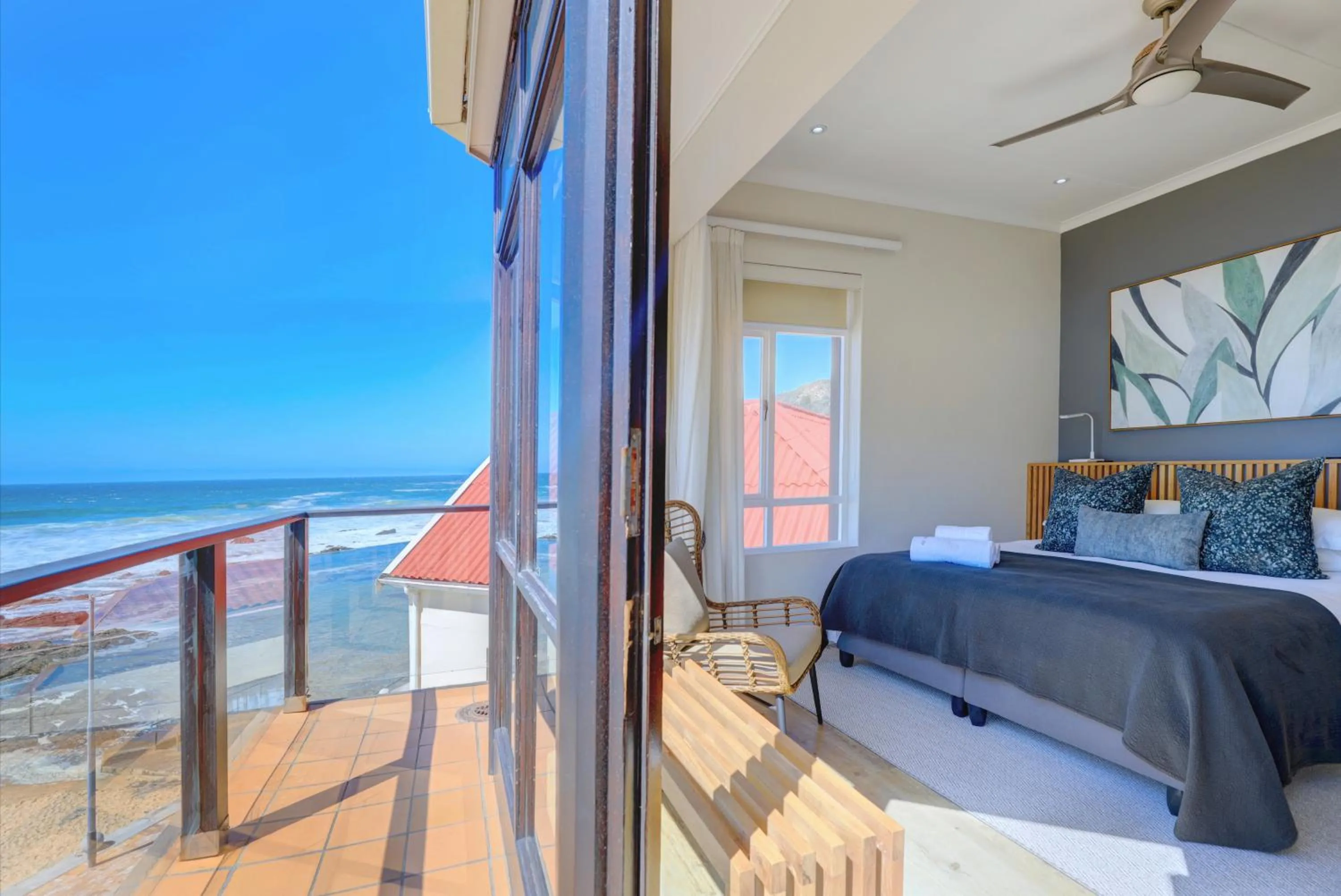 Bed in Oppiesee Selfcatering Apartments