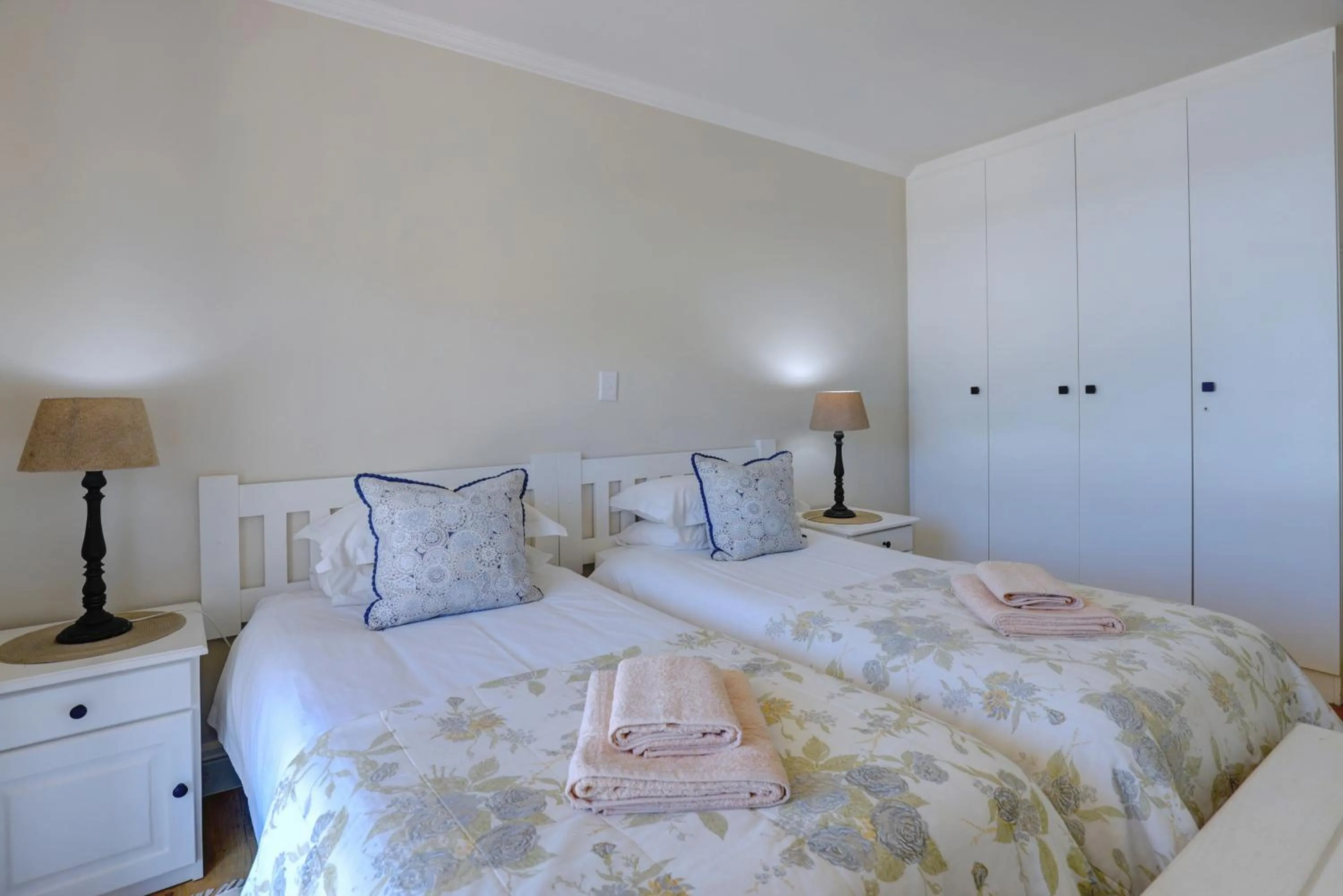 Bed in Oppiesee Selfcatering Apartments