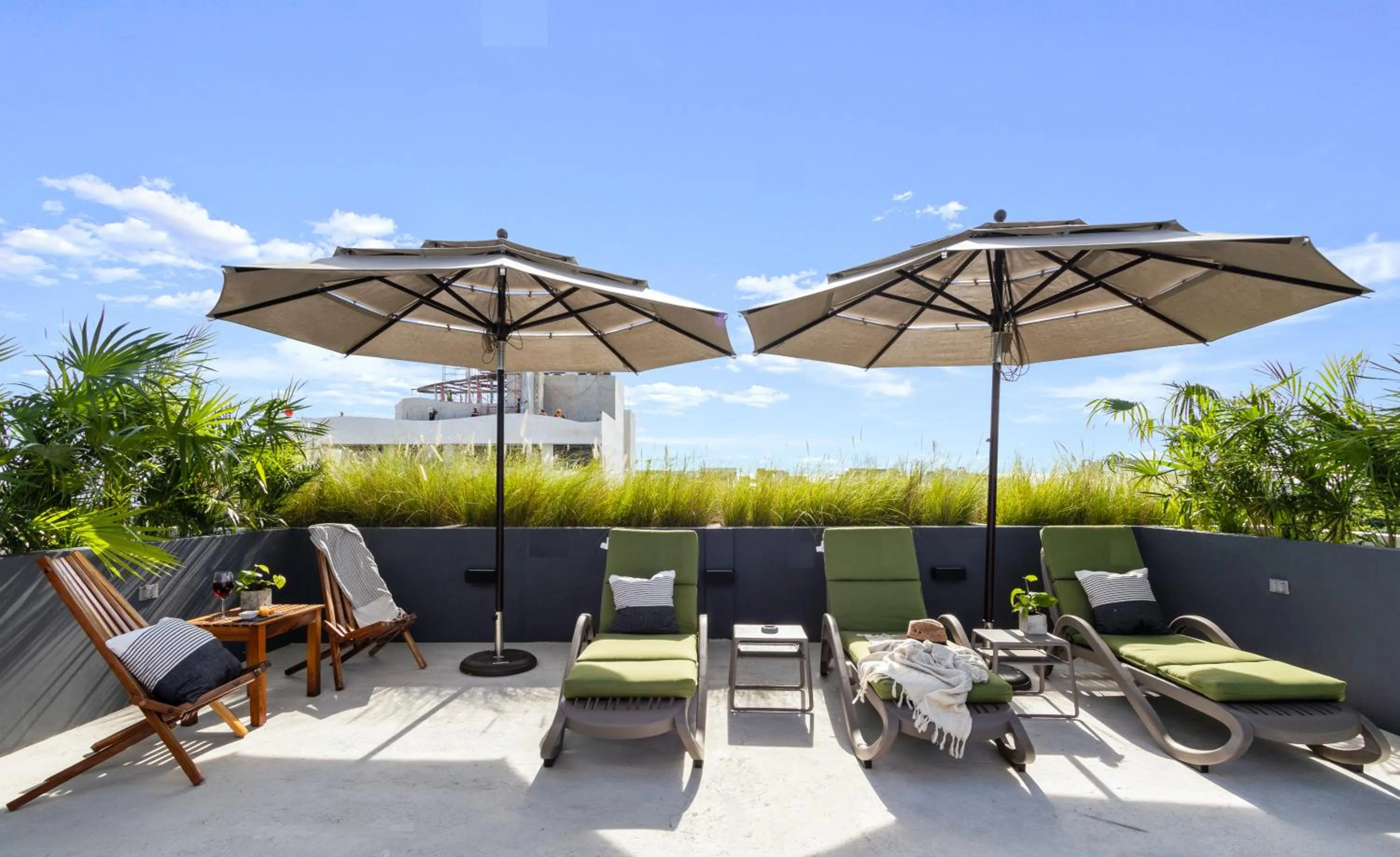 Property building in Ocean Boutique Condos