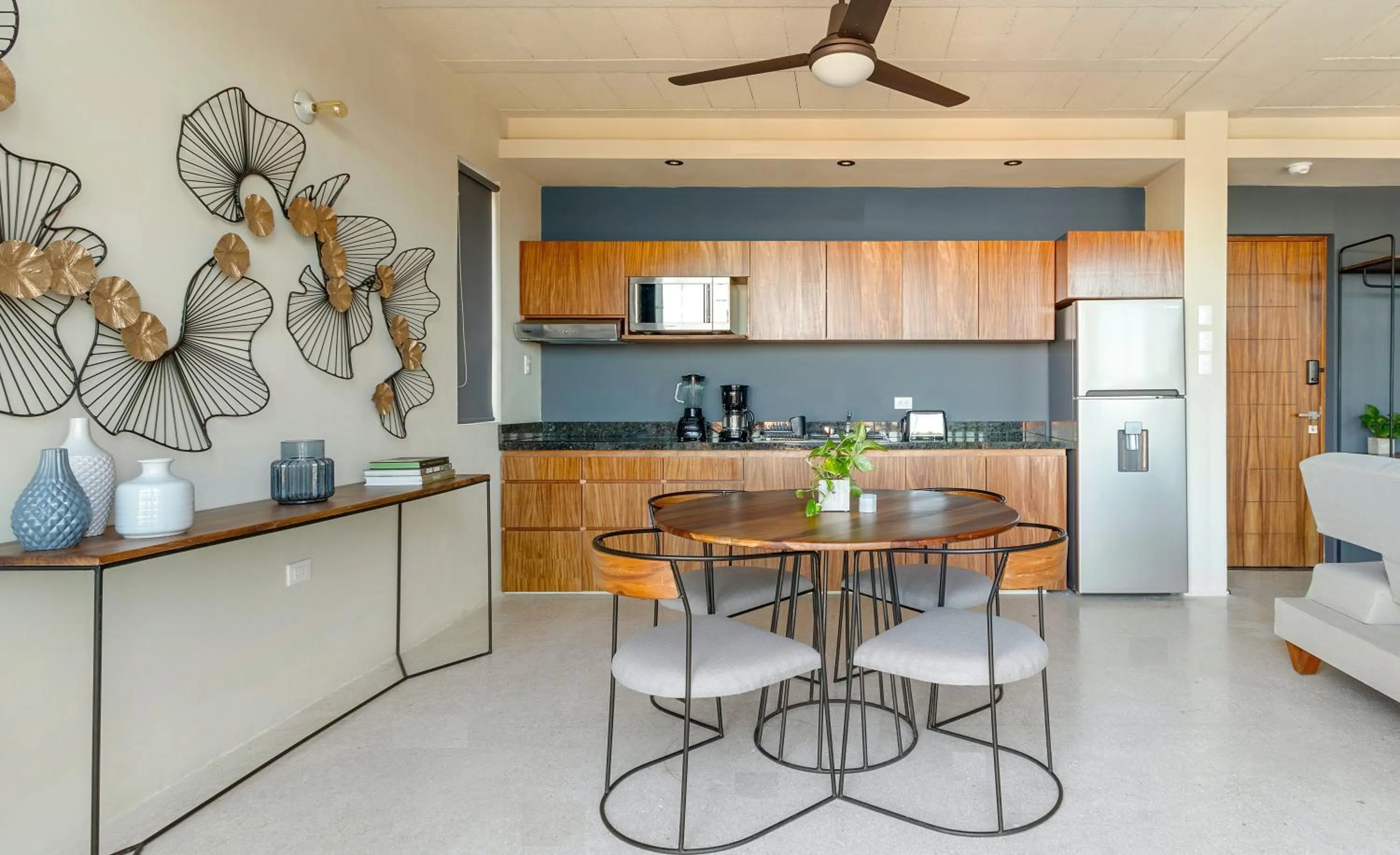 Kitchen or kitchenette in Ocean Boutique Condos